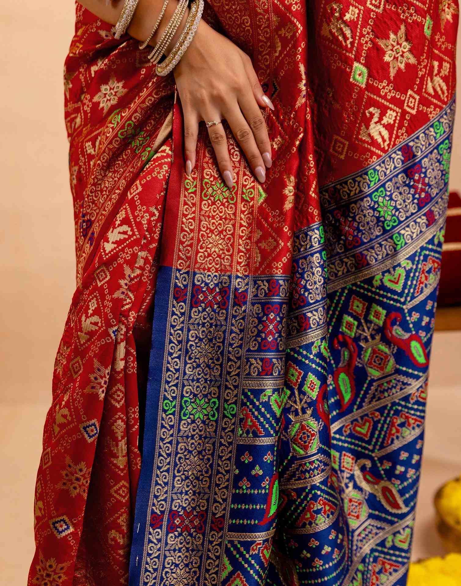 Maroon Silk Woven Patola Saree - Image 12