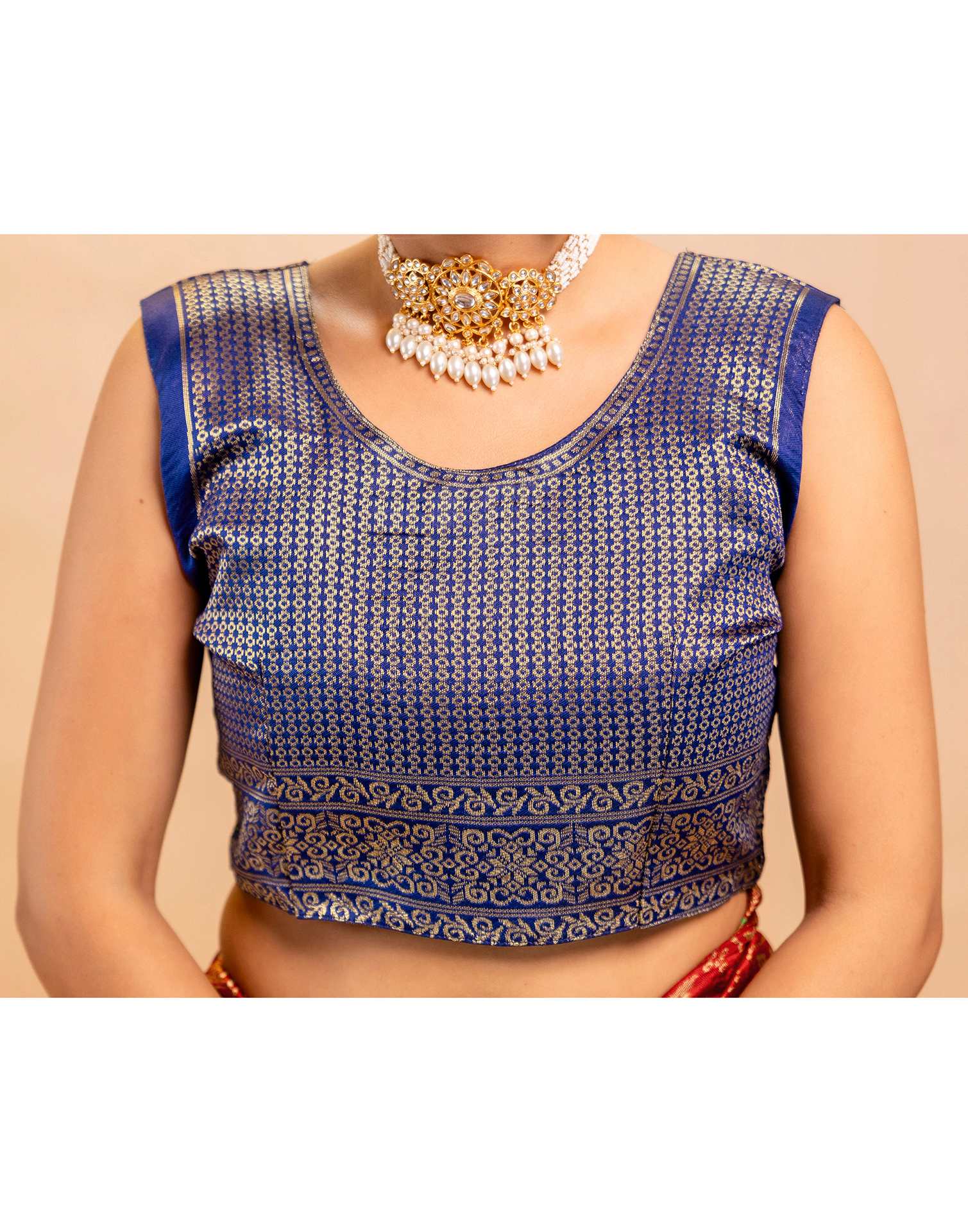 Maroon Silk Woven Patola Saree - Image 14