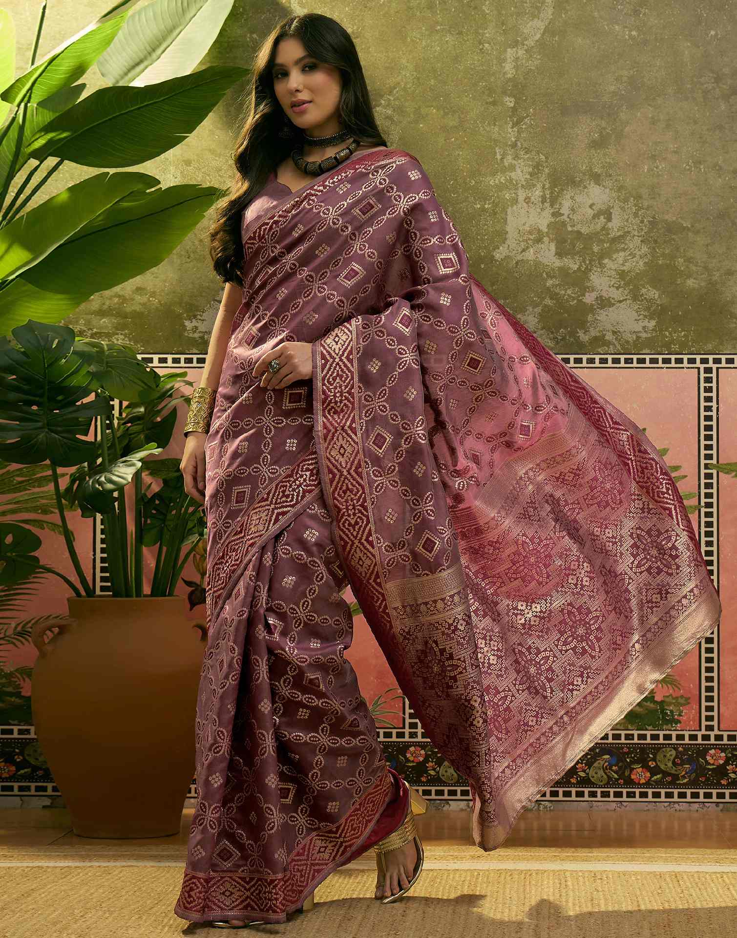 Maroon Silk Woven Patola Saree - Image 4