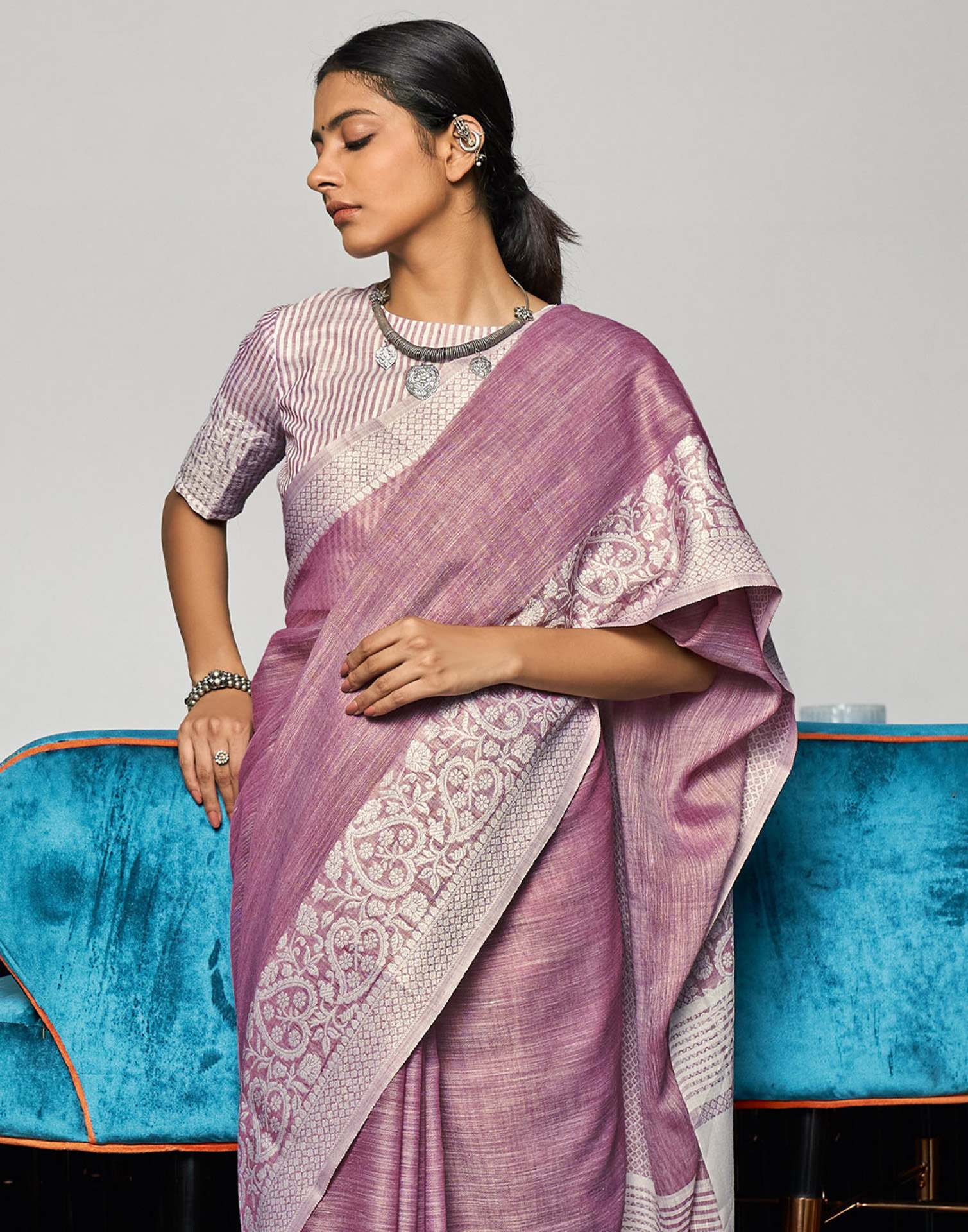 Mauve Cotton Woven Saree - Image 2