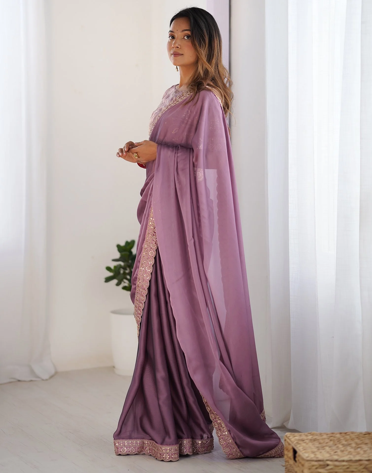 Mauve Georgette Lace Saree - Image 4