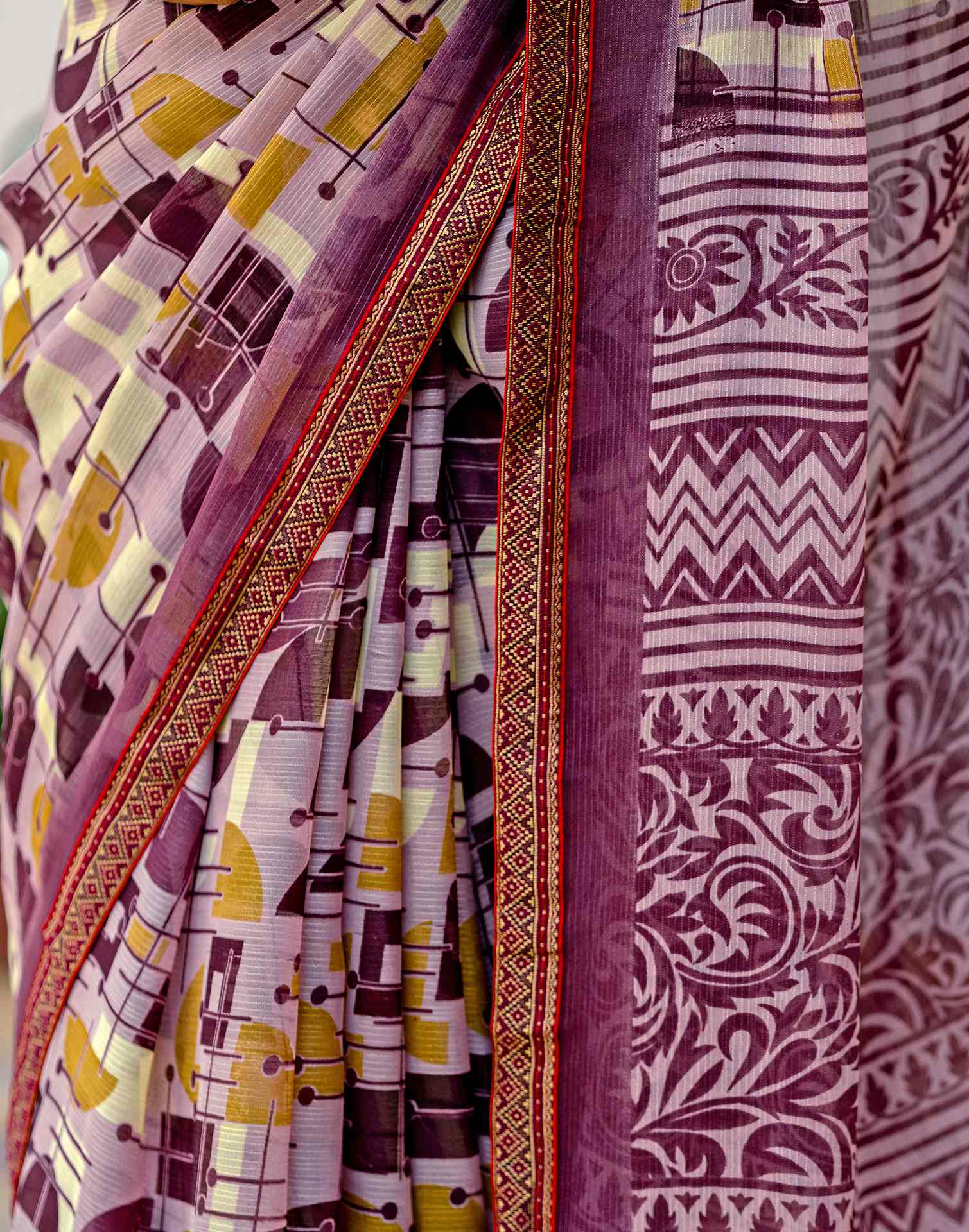 Mauve Georgette Printed Lace Saree - Image 9