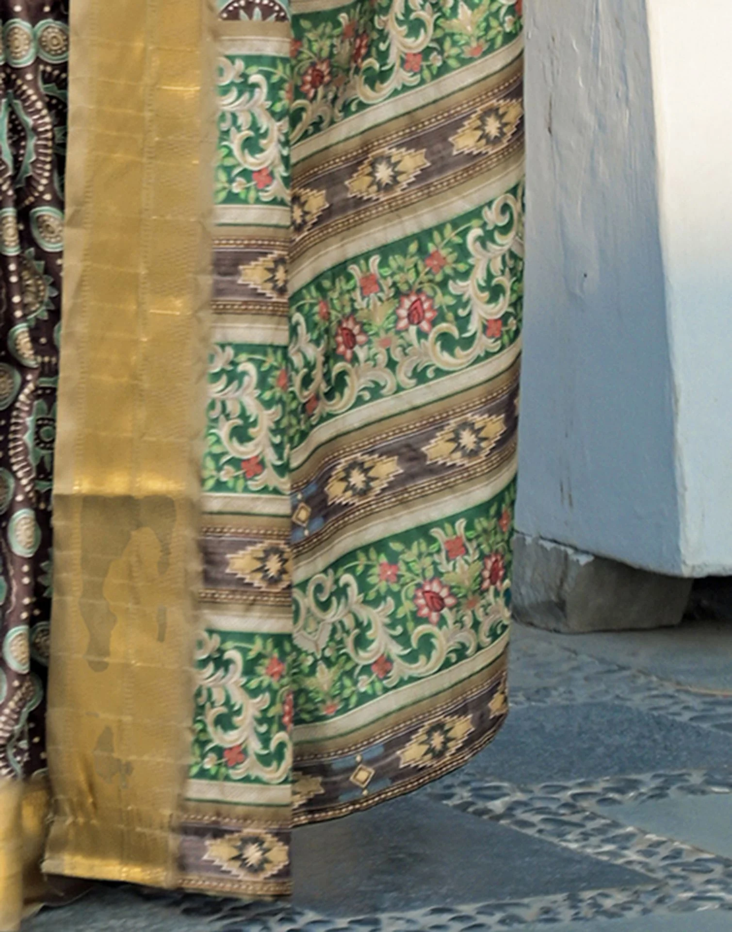 Mauve Silk Woven Printed Saree - Image 9