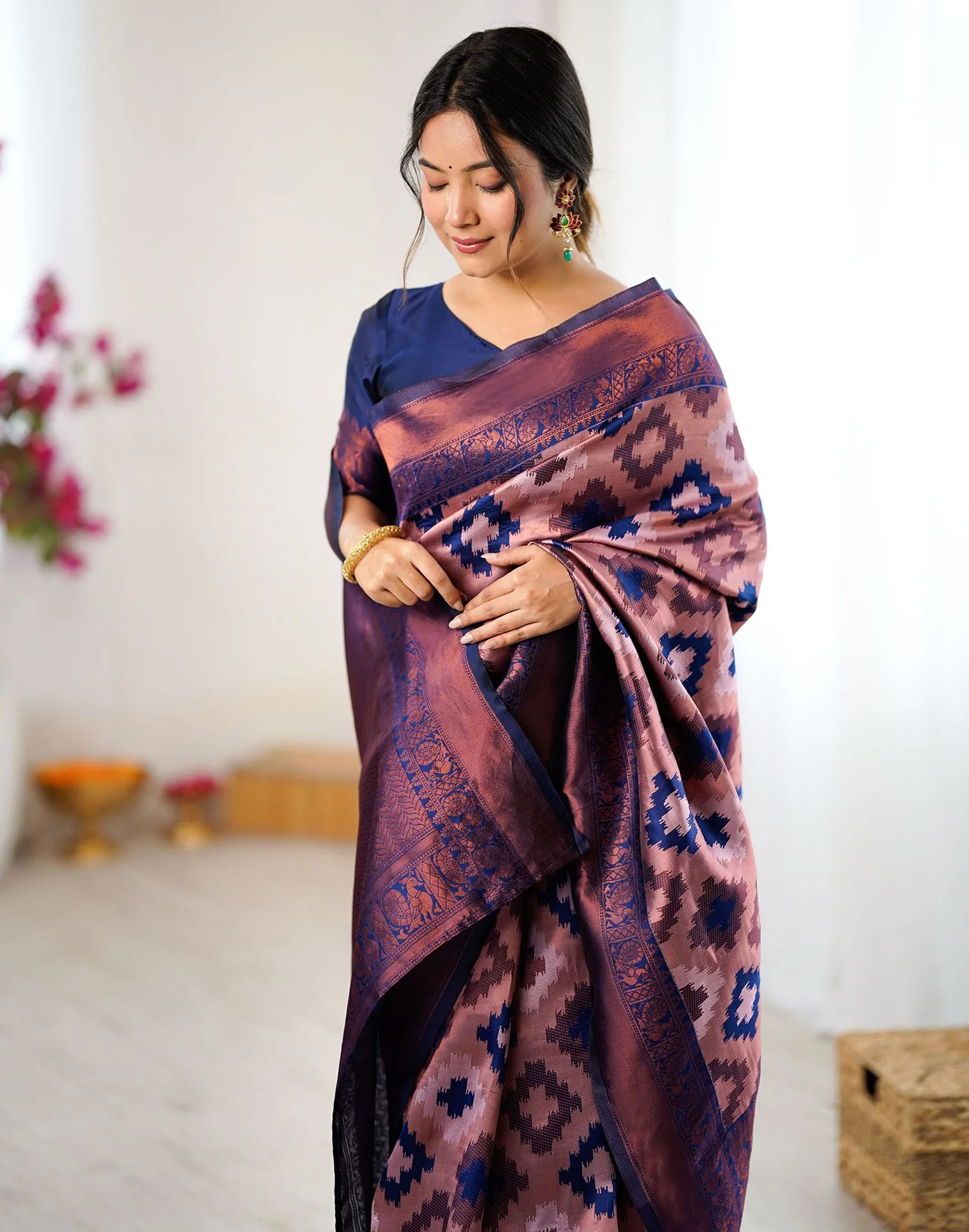Mauve Silk Woven Saree - Image 4