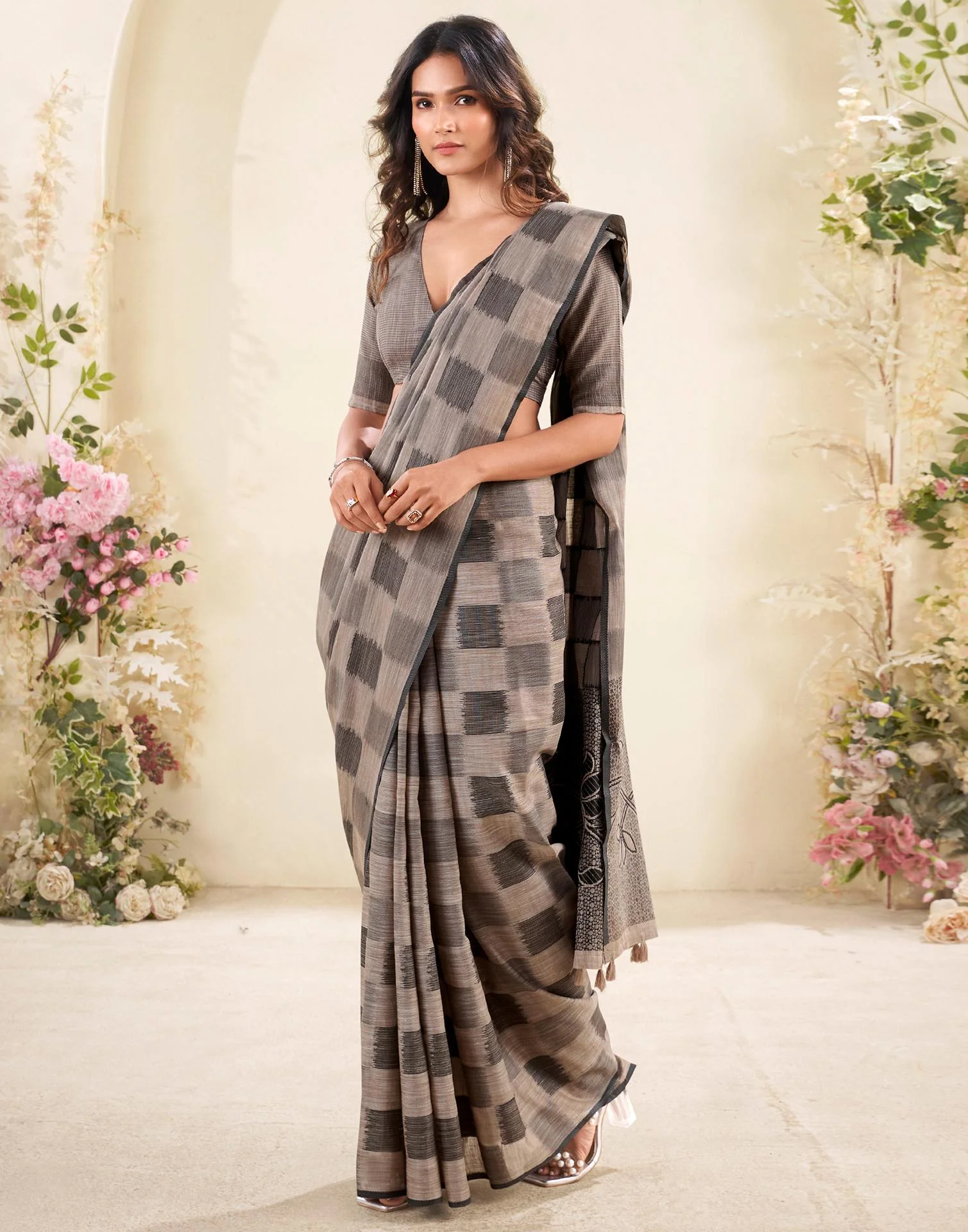 Mauve Silk Woven Saree - Image 2