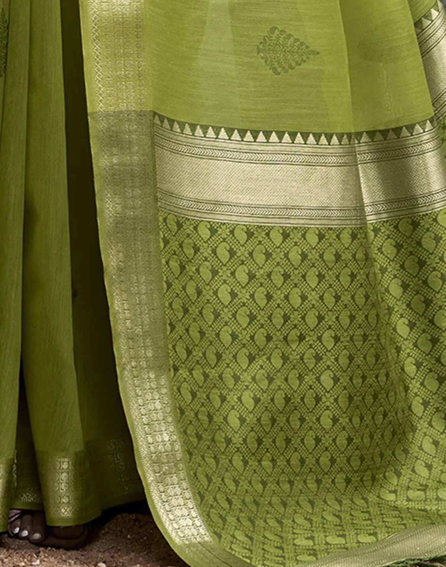 Mehandi Green Cotton Woven Saree - Image 6