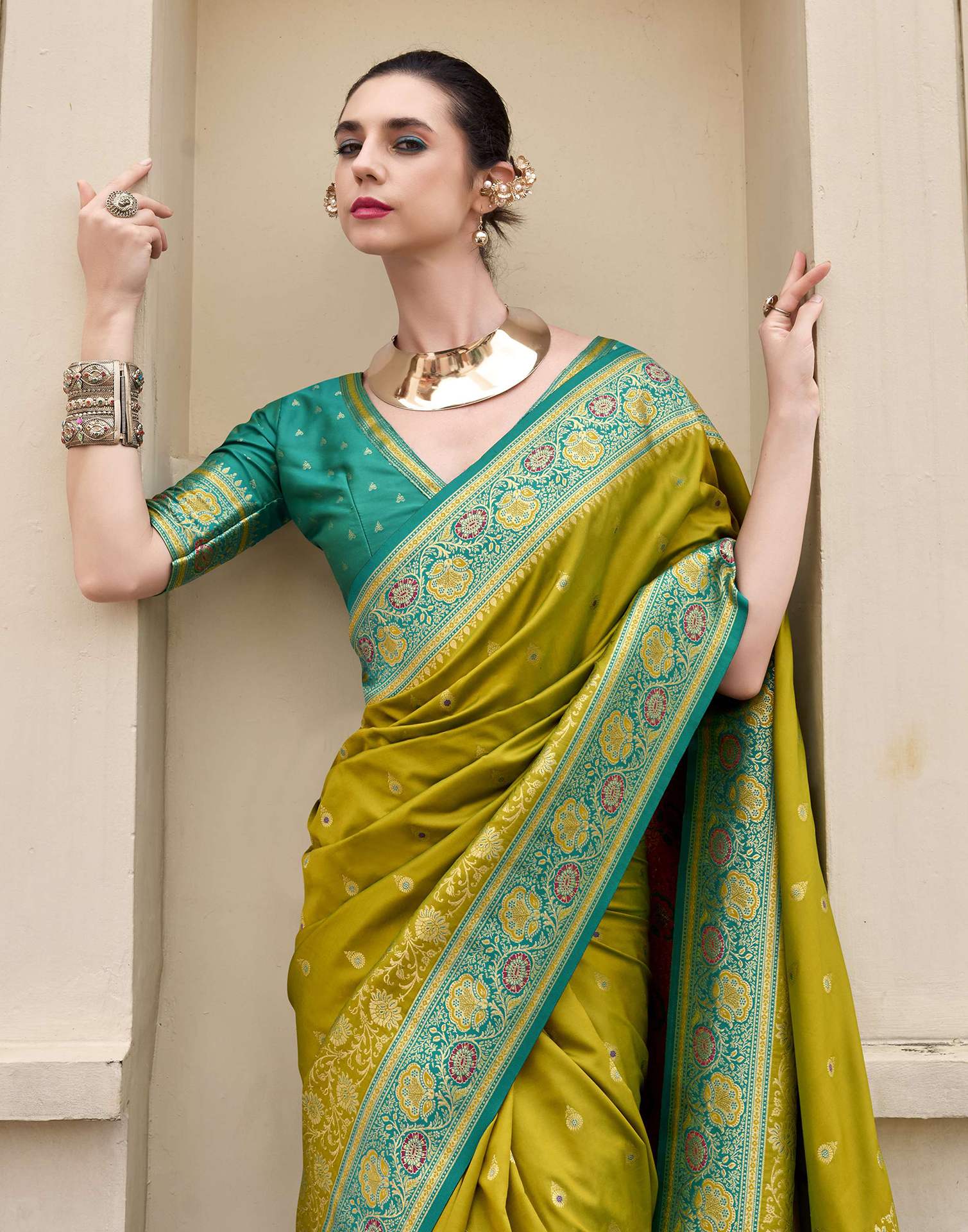 Mehandi Green Silk Woven Banarasi Saree - Image 2