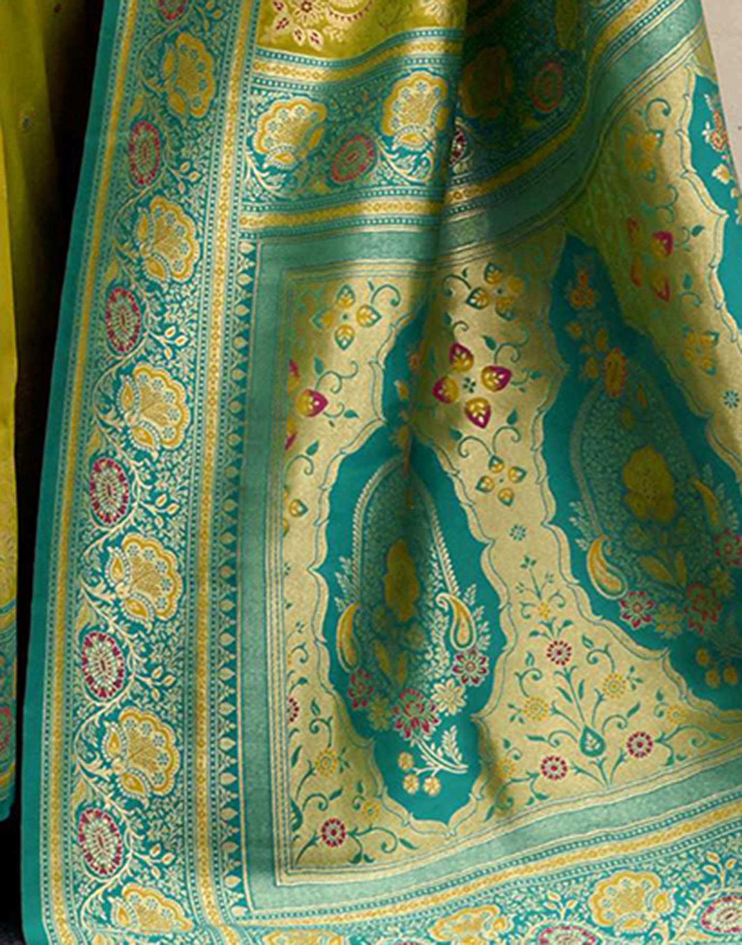 Mehandi Green Silk Woven Banarasi Saree - Image 6