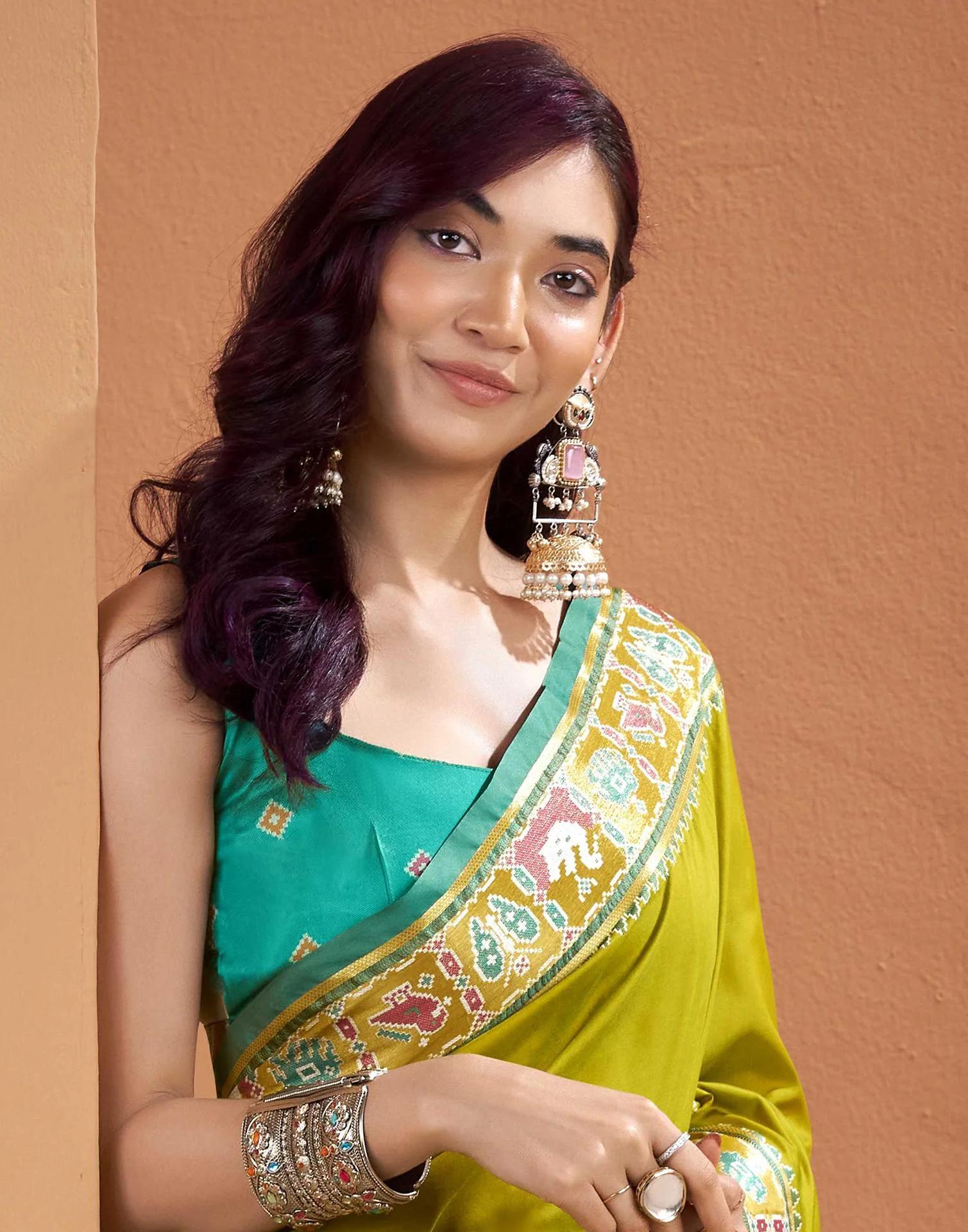 Mehandi Green Silk Woven Patola Saree - Image 2