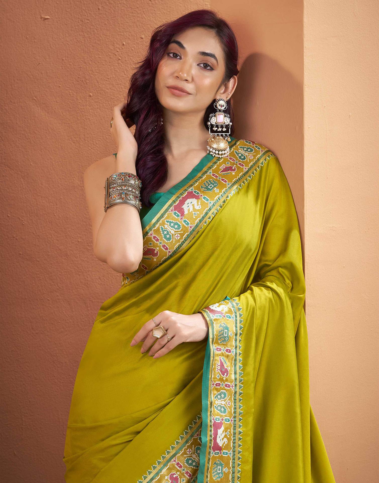 Mehandi Green Silk Woven Patola Saree - Image 6