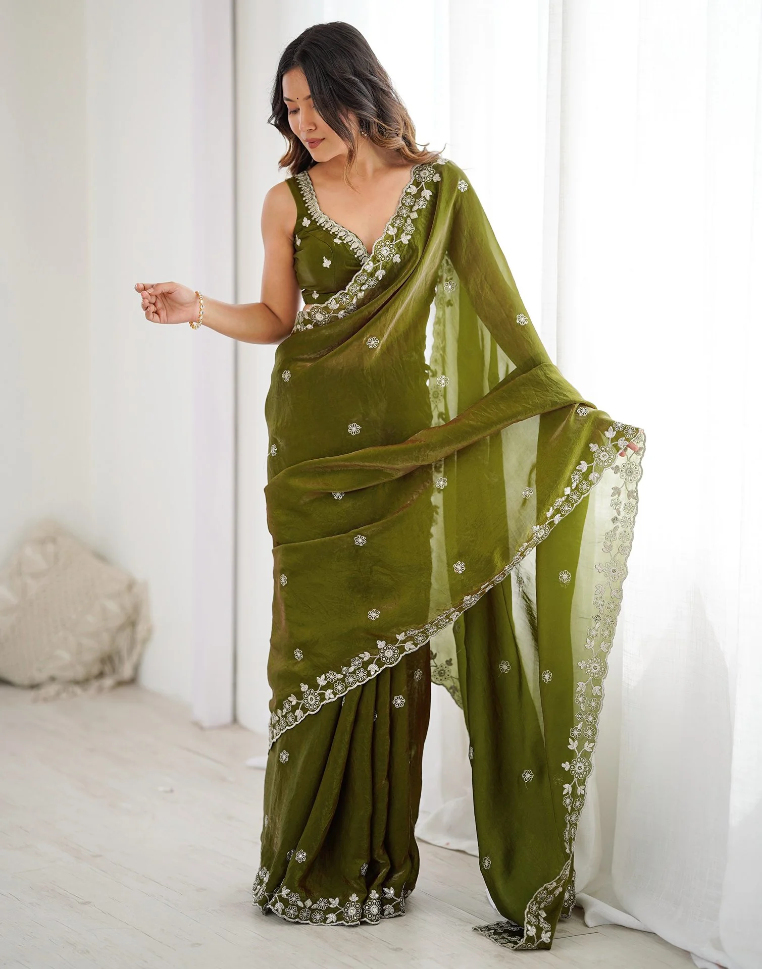 Mehndi Green Tissue Silk Sequence Embroidery Saree - Image 5