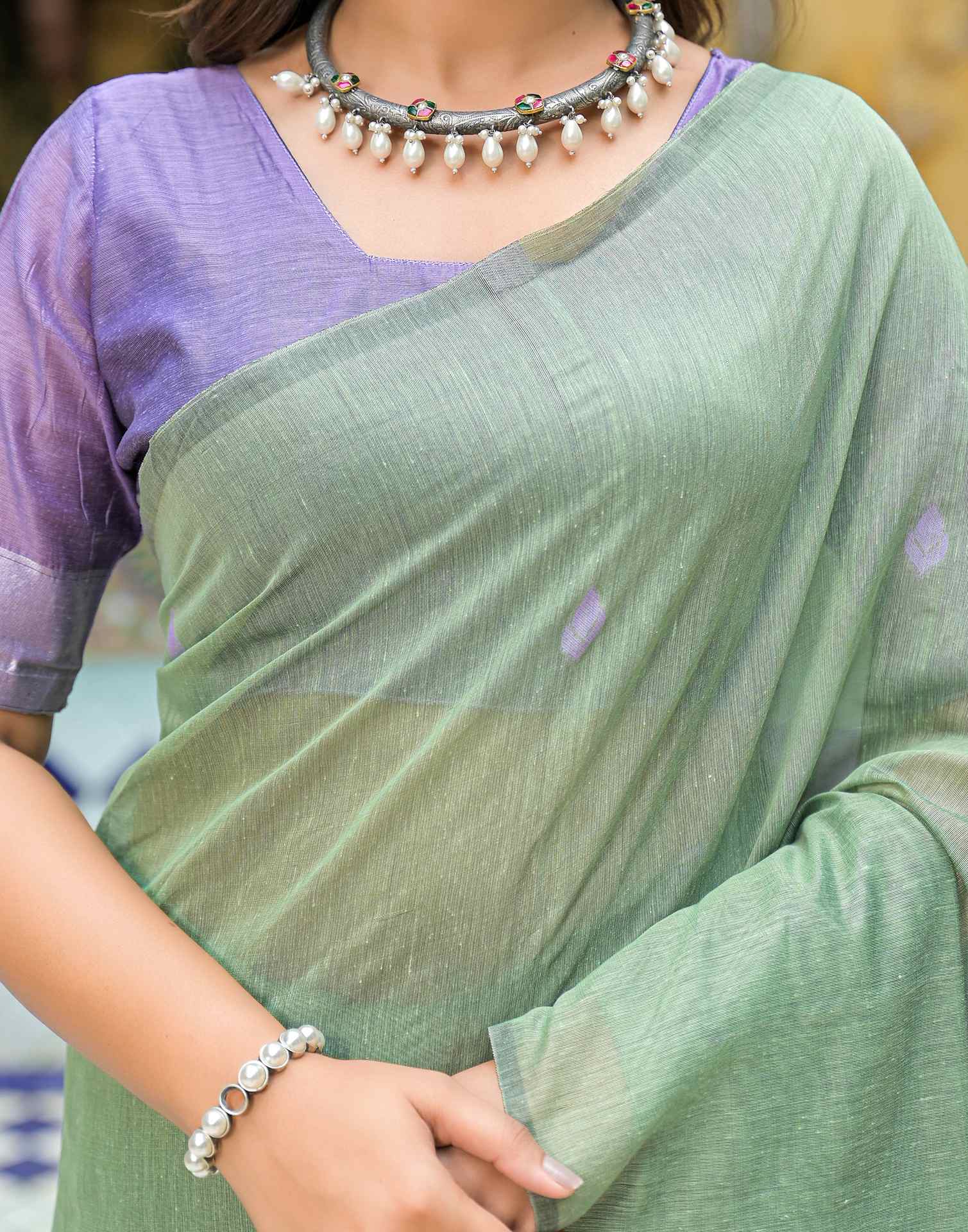 Moss Green Linen Woven Saree - Image 12