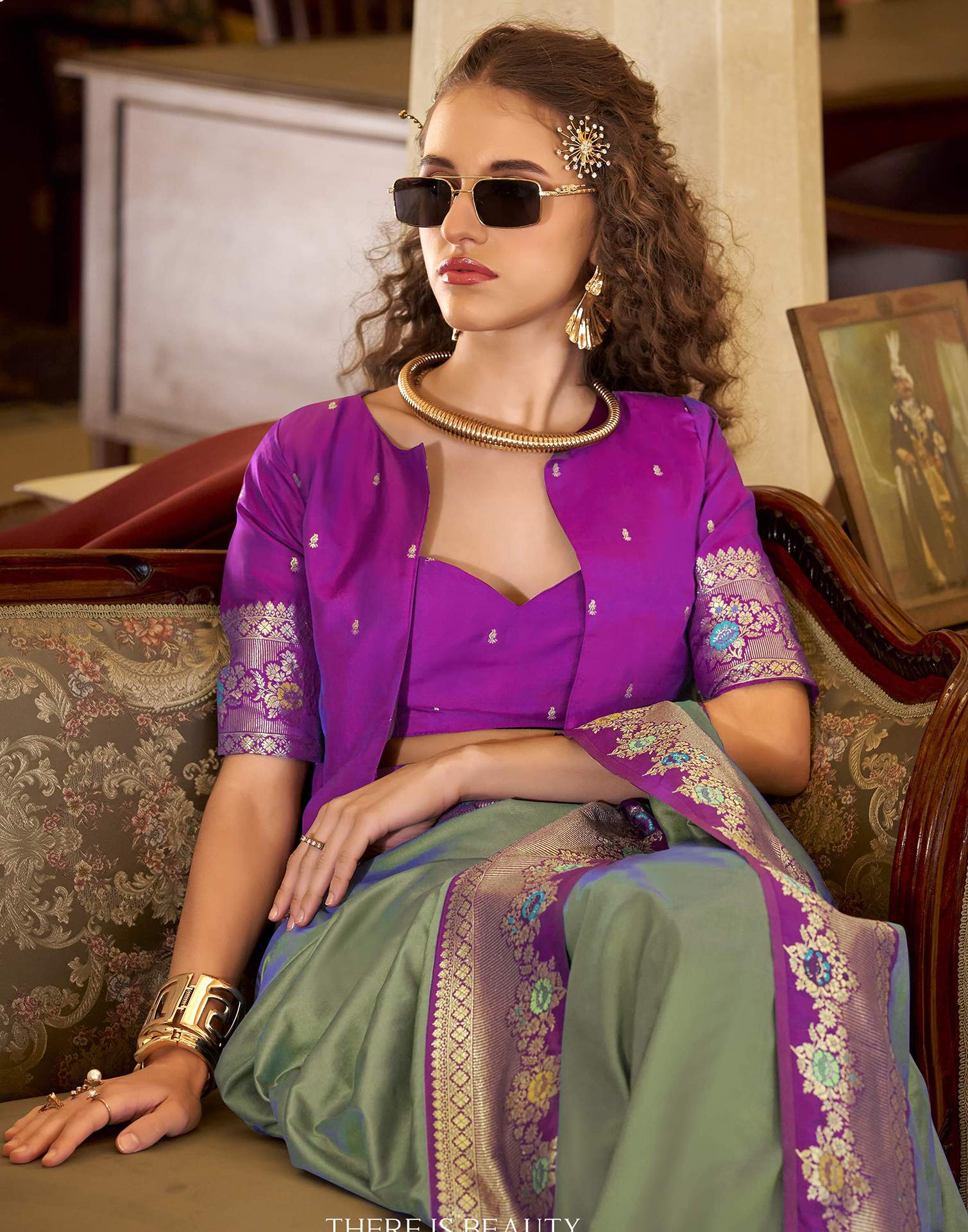 Moss Green Silk Woven Saree - Image 4