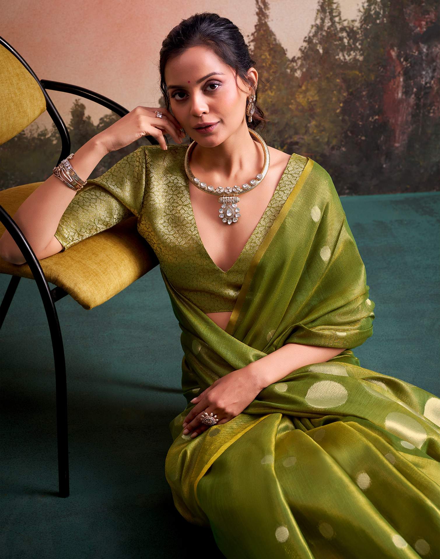 Moss Green Tissue Silk Woven Saree - Image 4