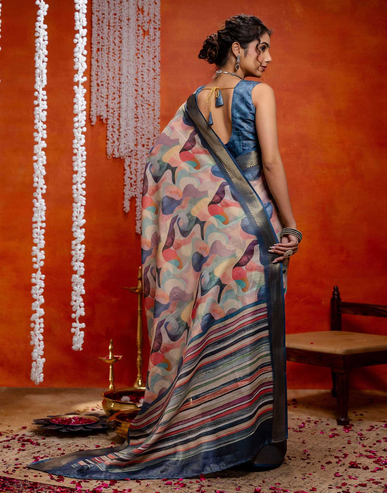 Multicoloured Cotton Printed Woven Saree - Image 7