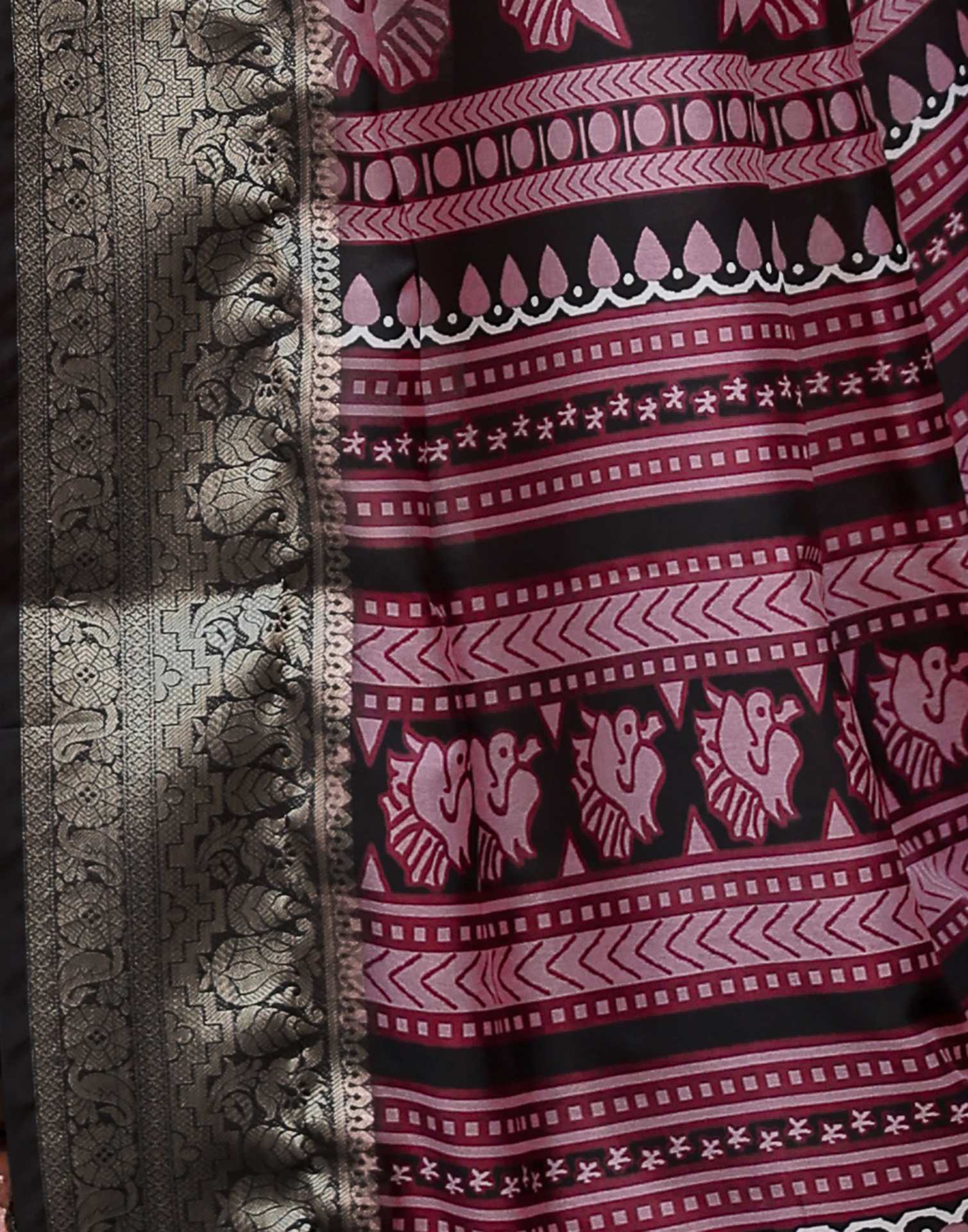 Multicoloured Tussar Silk Printed Saree - Image 6