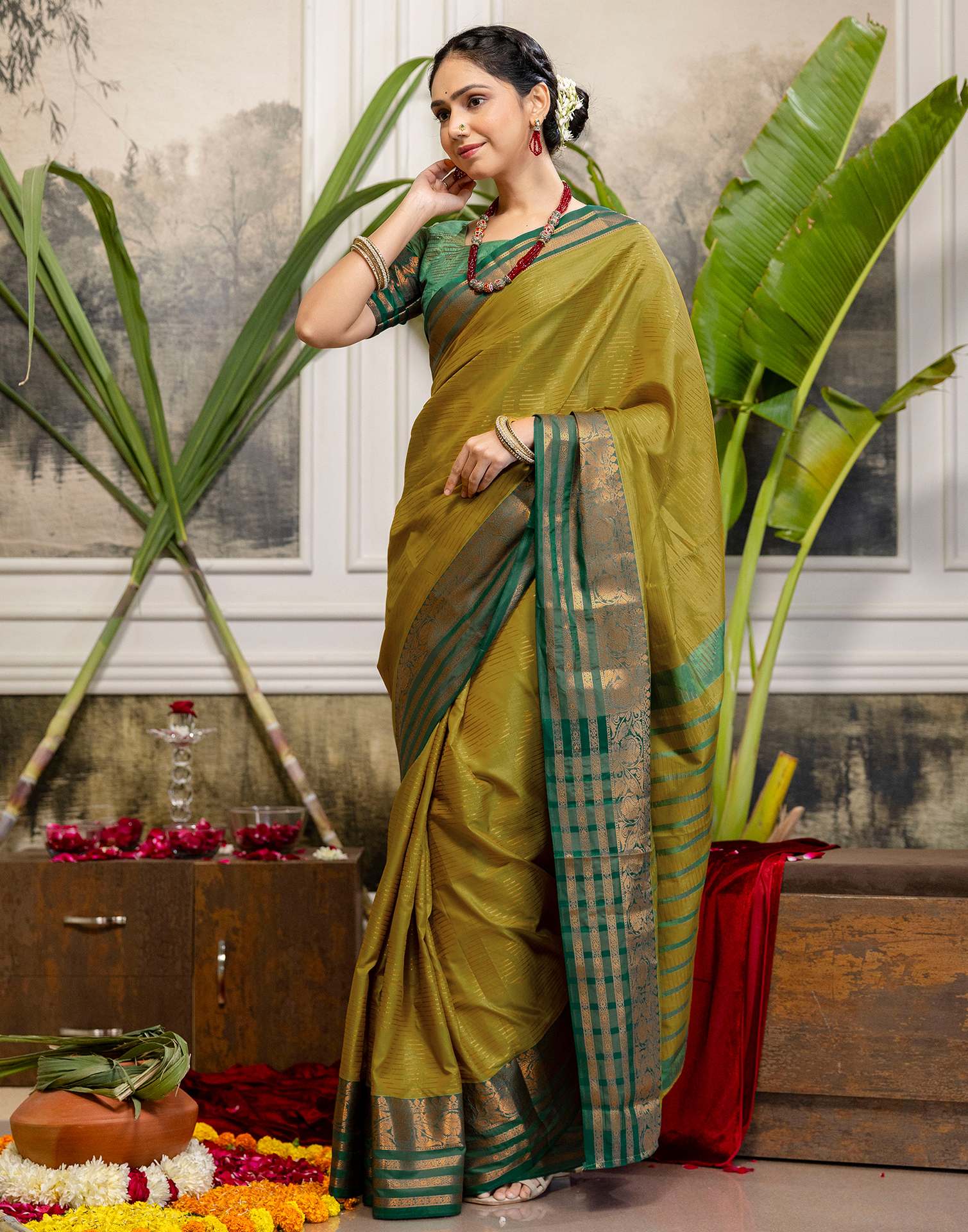 Mustard Yellow Silk Woven Kanjivaram Saree - Image 4