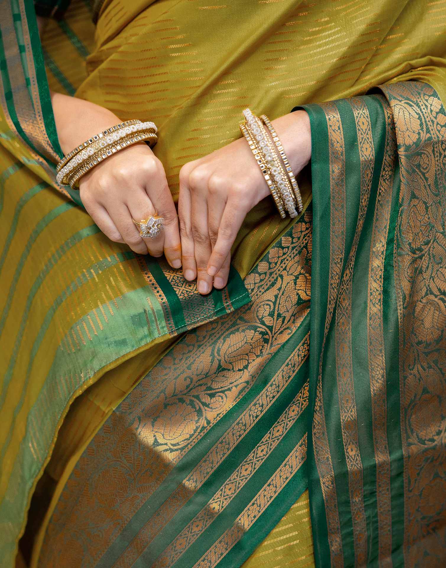 Mustard Yellow Silk Woven Kanjivaram Saree - Image 9