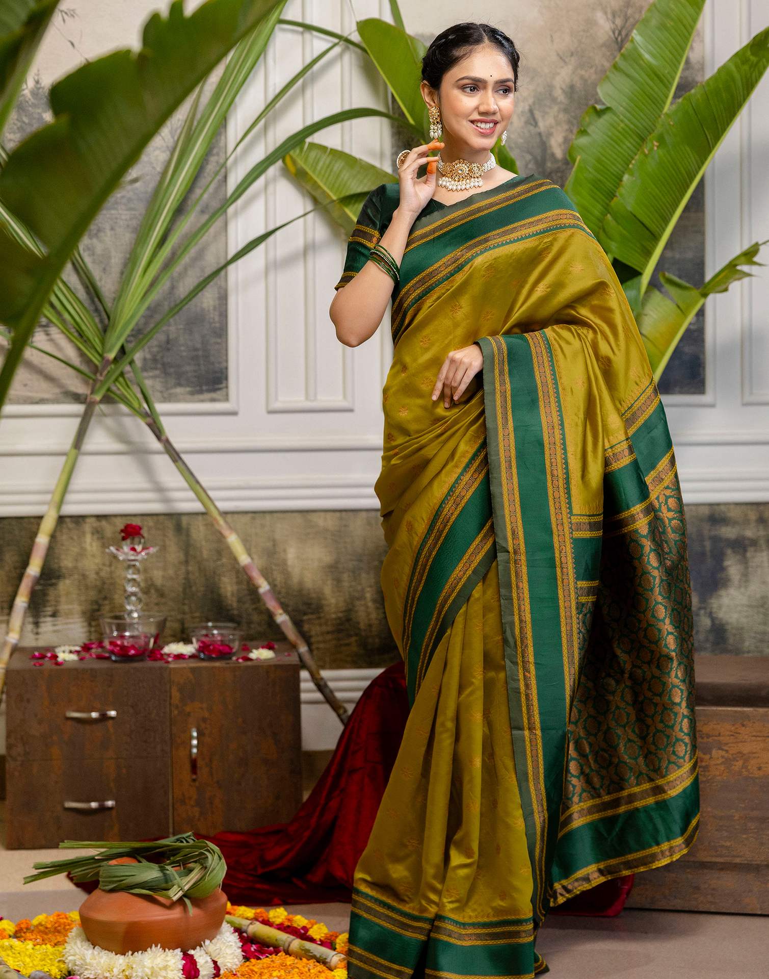 Mustard Yellow Silk Woven Kanjivaram Saree - Image 8