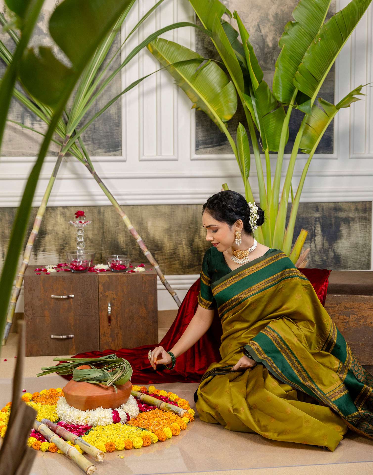 Mustard Yellow Silk Woven Kanjivaram Saree - Image 9