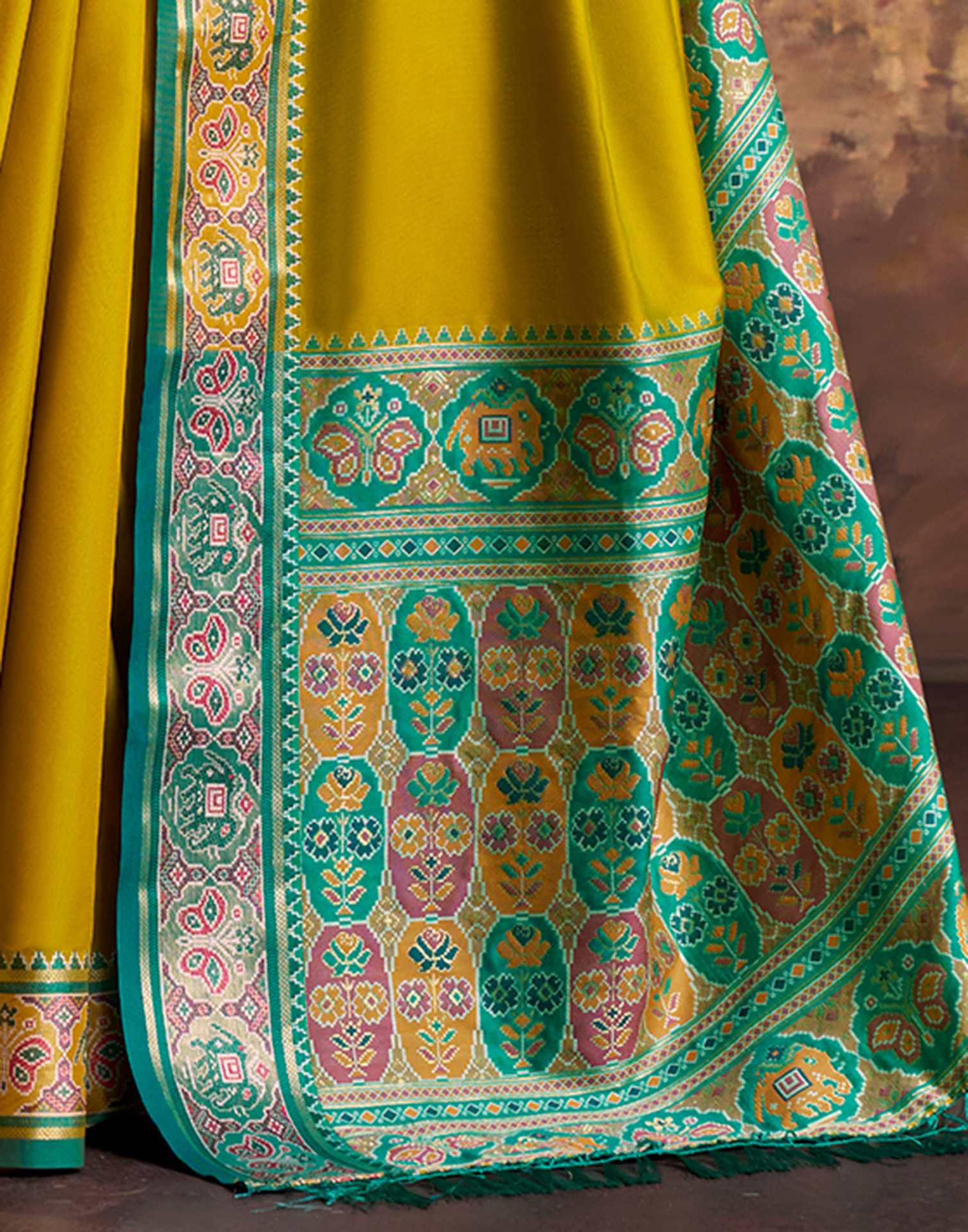 Mustard Yellow Silk Woven Patola Saree - Image 6