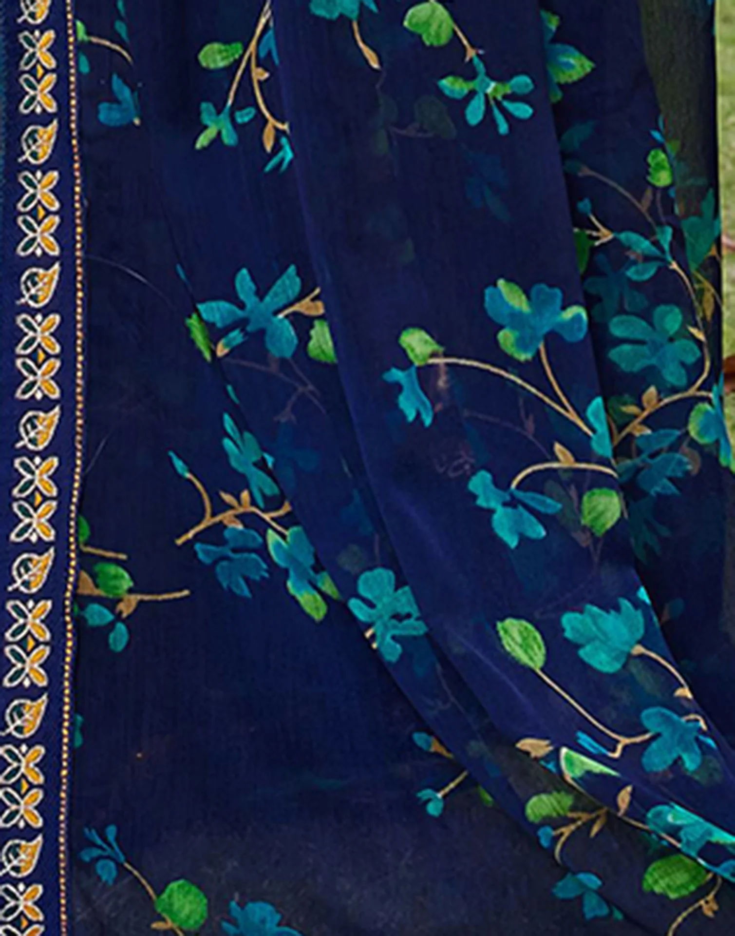 Navy Blue Chiffon Floral Printed Saree - Image 10