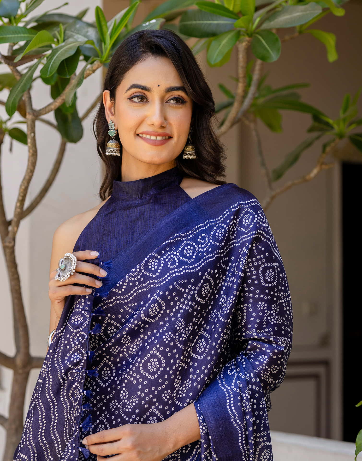Navy Blue Cotton Blend Bandhani Printed Saree - Image 2