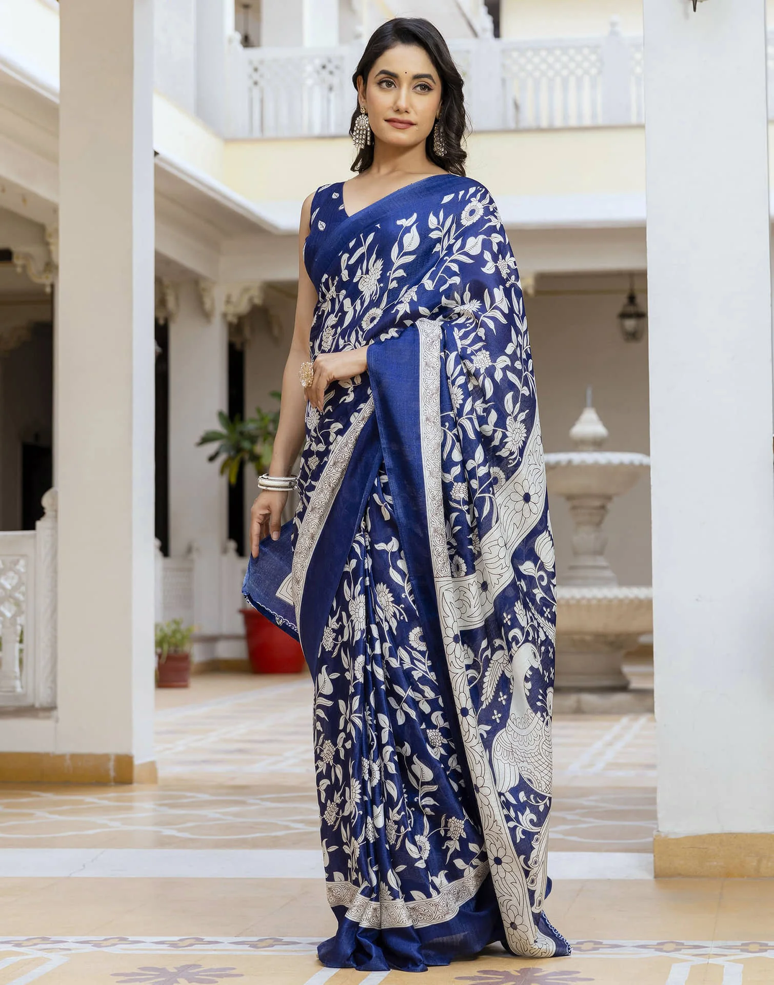 Navy Blue Cotton Blend Floral printed Saree - Image 4