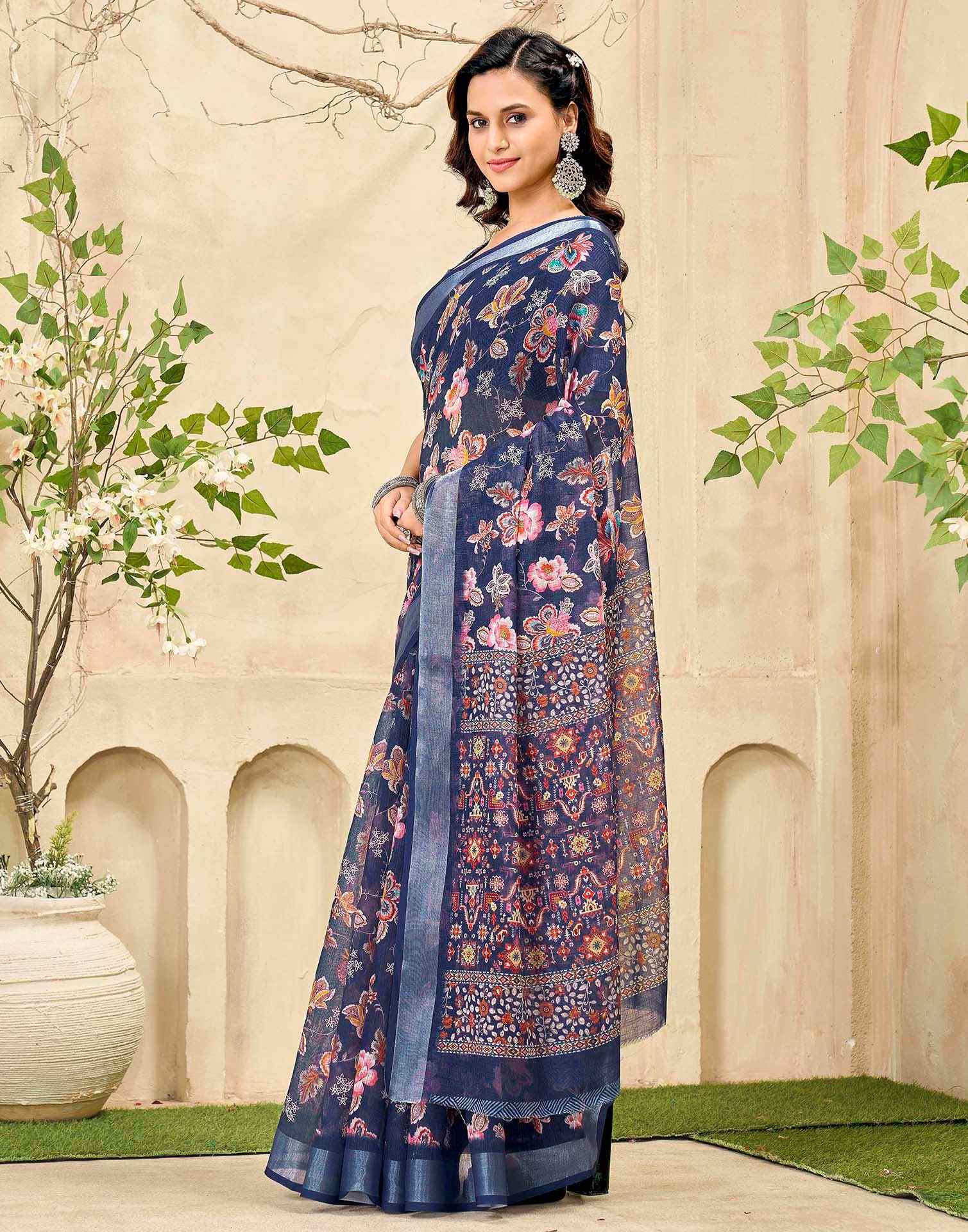 Navy Blue Cotton Floral Printed Saree - Image 4