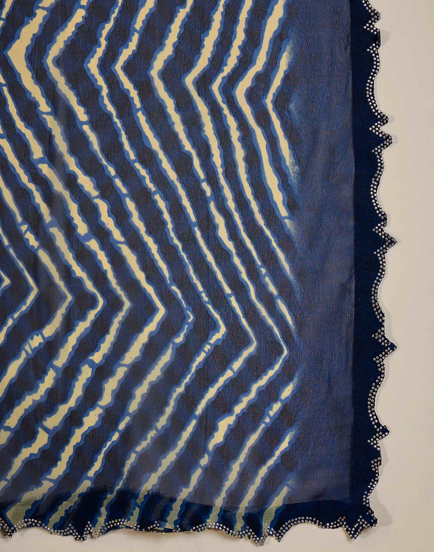 Navy Blue Georgette Printed Laheriya Saree - Image 9