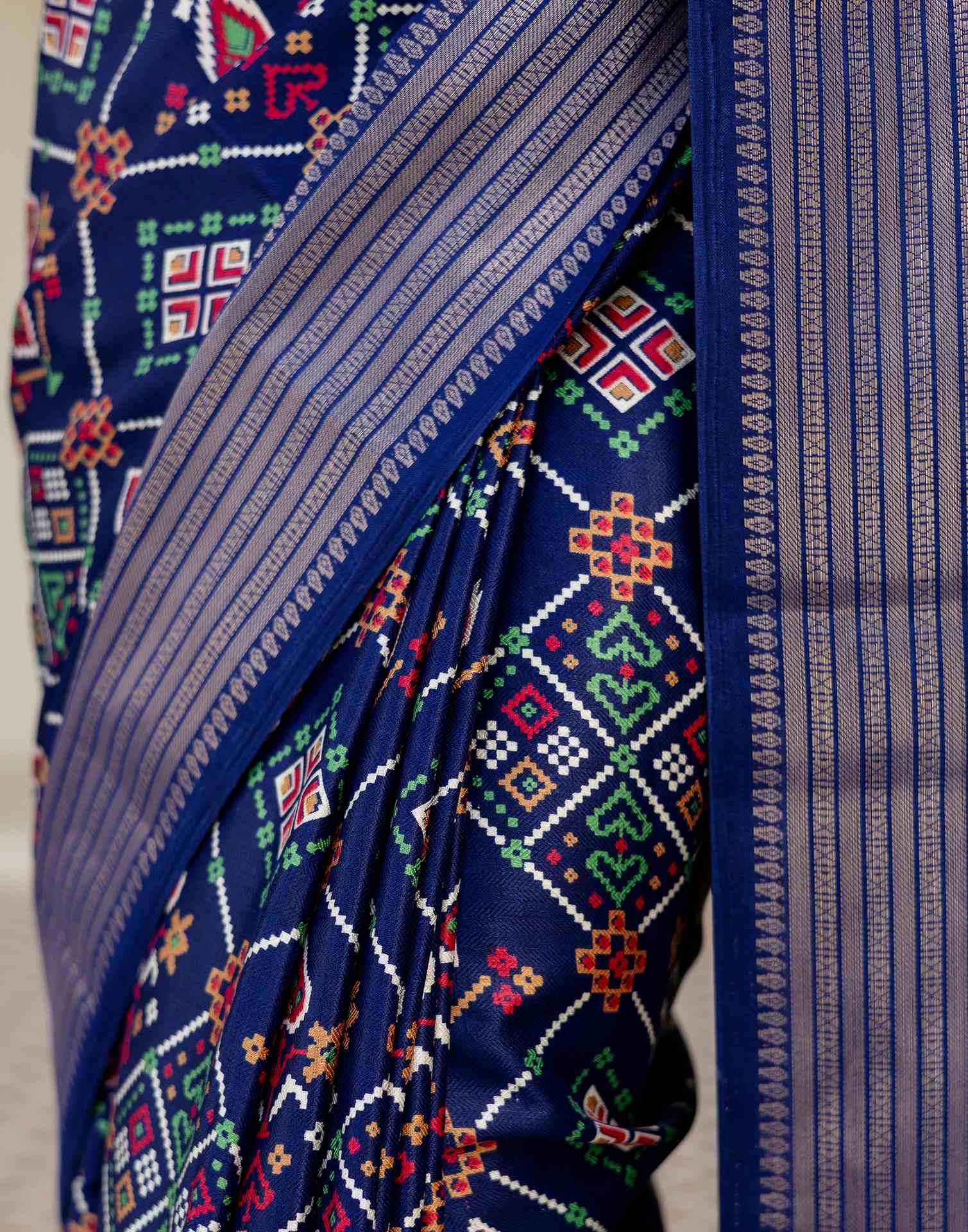 Navy Blue Silk Printed Patola Saree - Image 11
