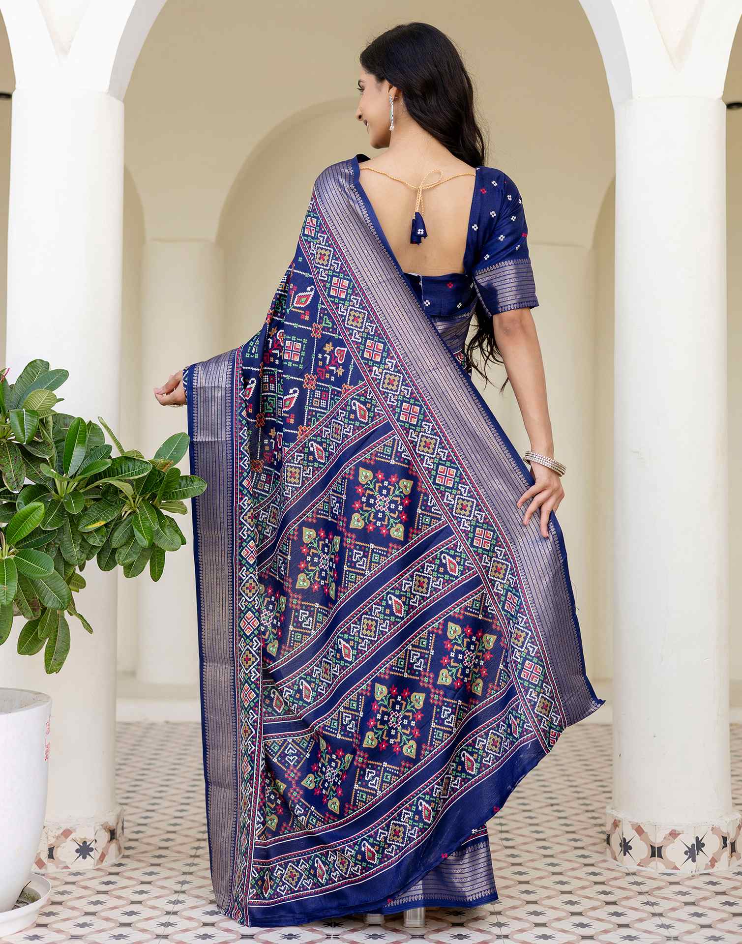 Navy Blue Silk Printed Patola Saree - Image 8