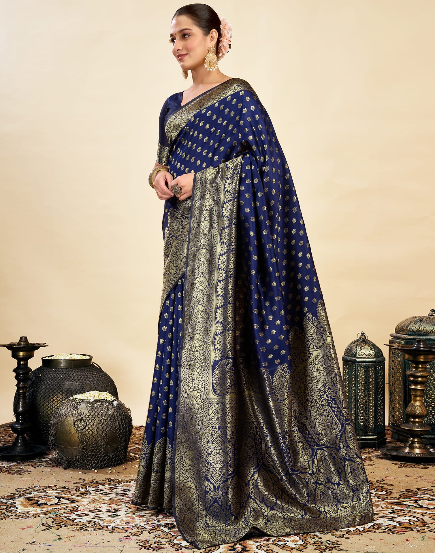 Blue Silk Blend Woven Banarasi Saree - Image 4