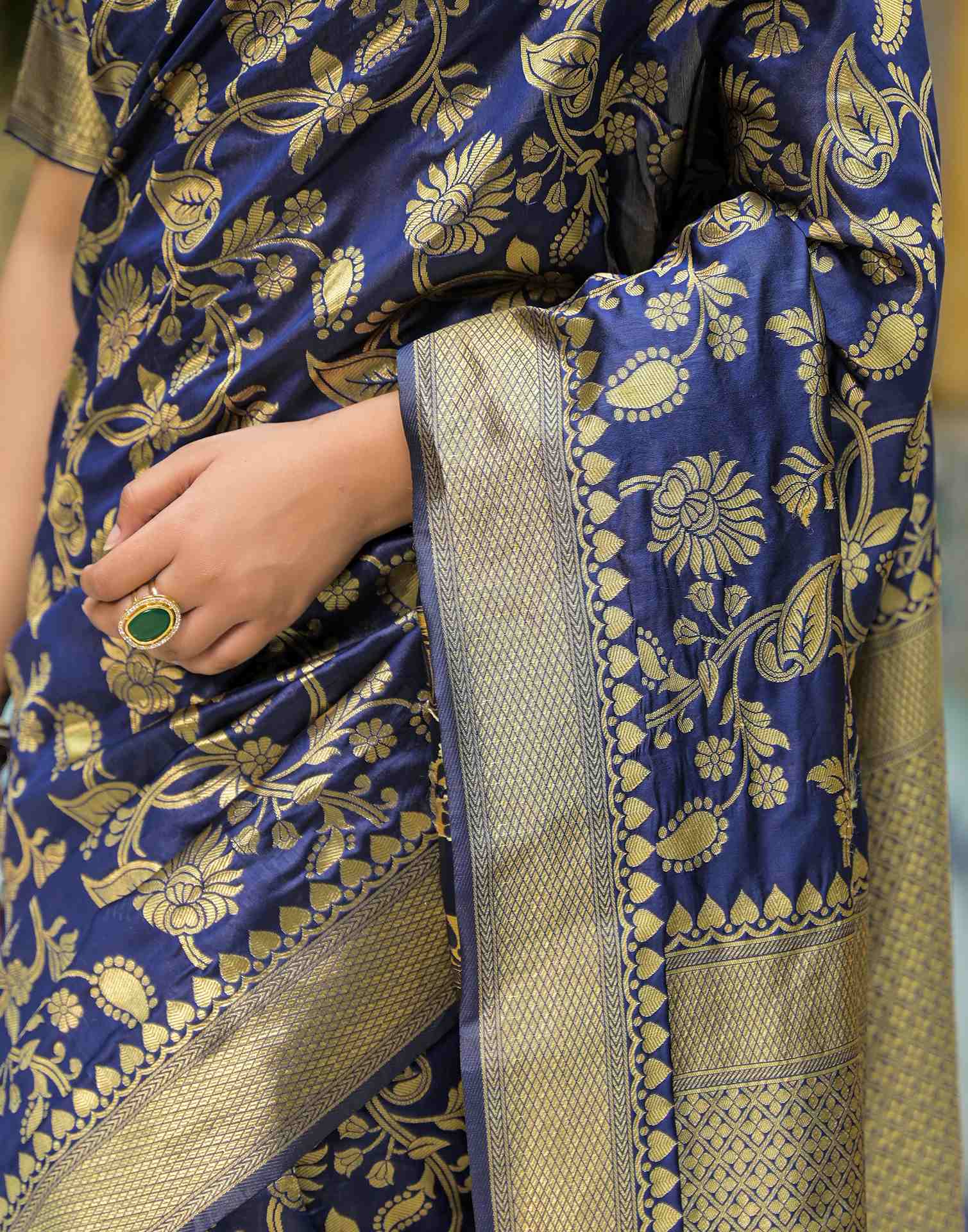 Navy Blue Silk Woven Banarasi Saree - Image 10