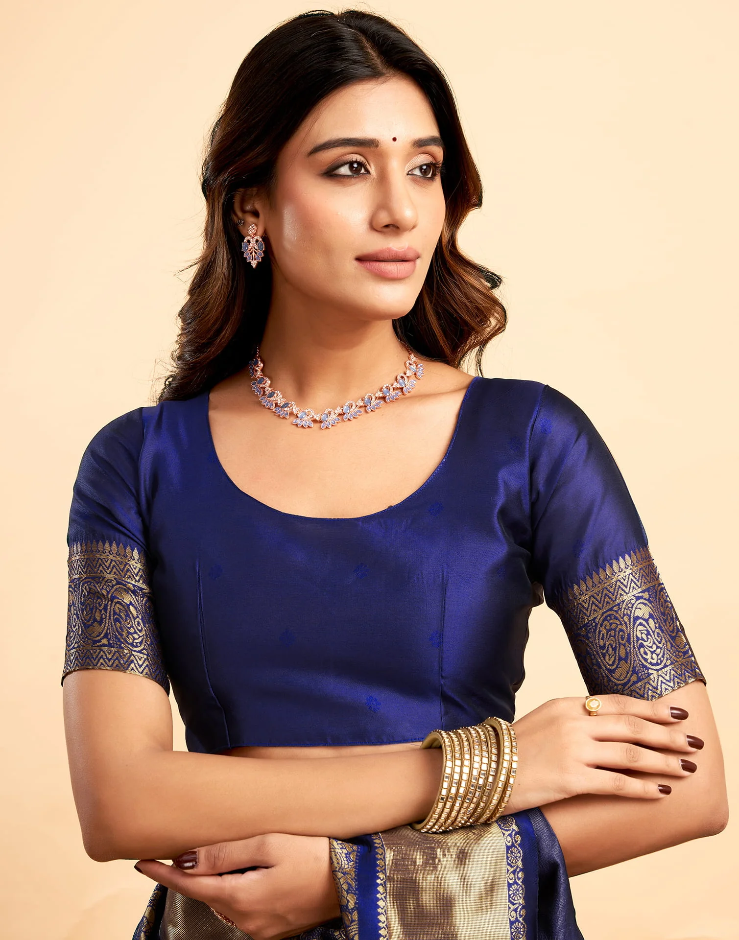 Navy Blue Silk Woven Kanjivaram Saree - Image 8