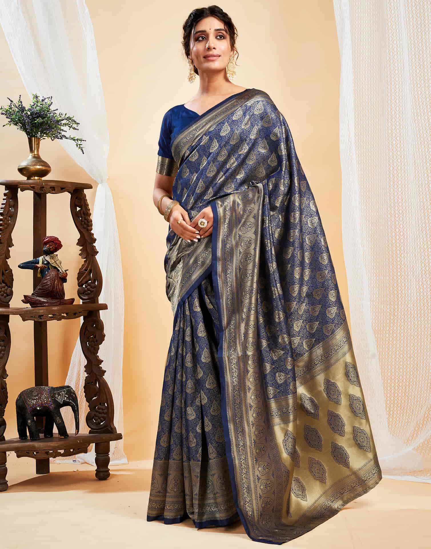 Blue Silk Blend Woven Banarasi Saree - Image 6