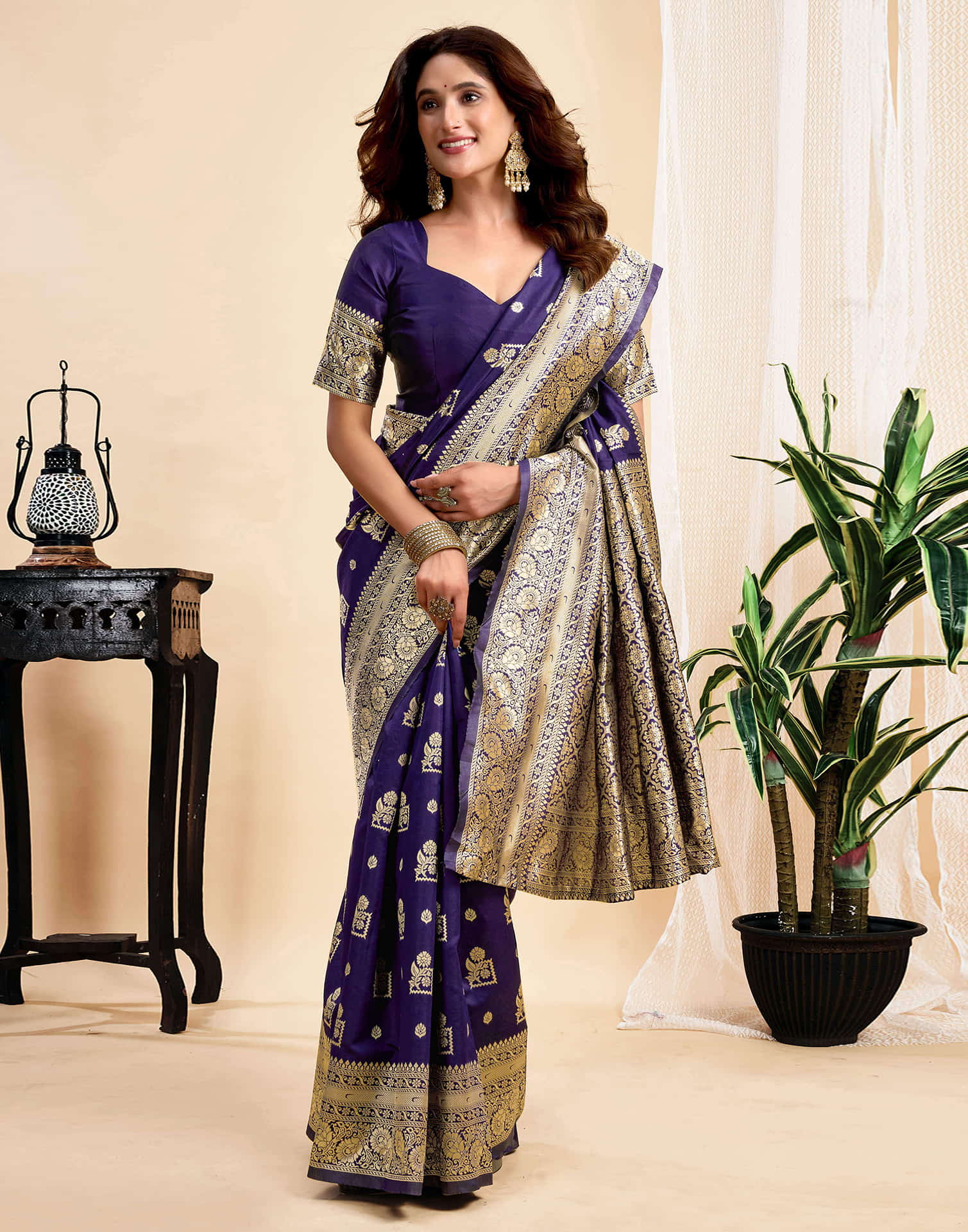 Navy Blue Silk Woven Banarasi Saree - Image 6