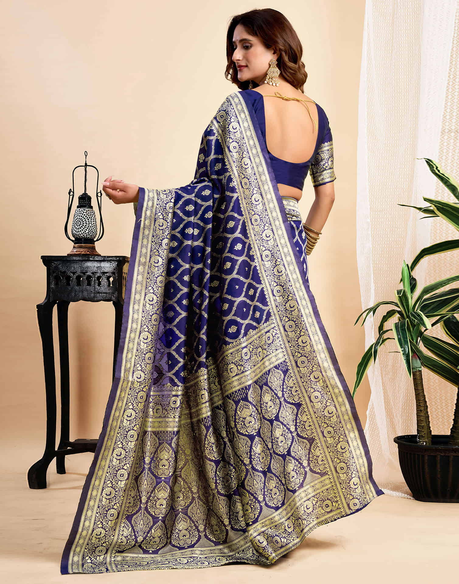 Navy Blue Silk Woven Banarasi Saree - Image 6