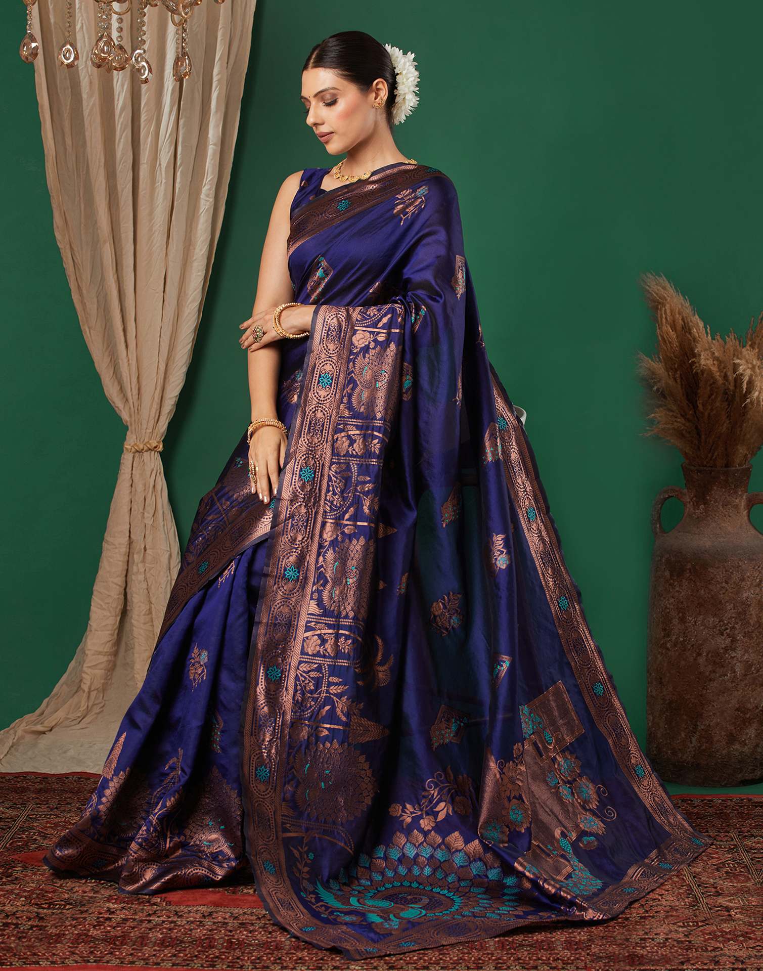 Navy Blue Silk Woven Banarasi Saree - Image 5