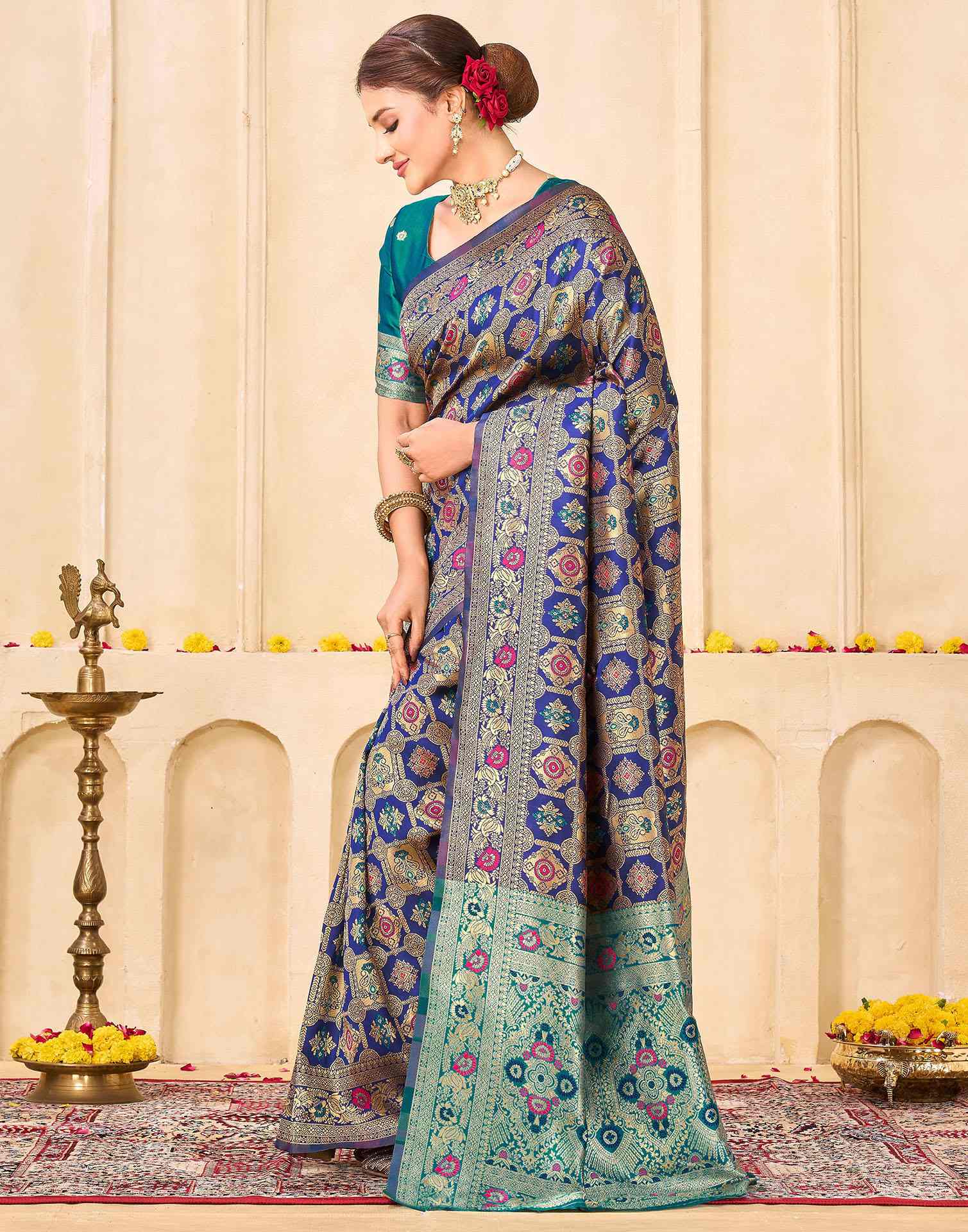 Navy Blue Silk Woven Banarasi Saree - Image 4