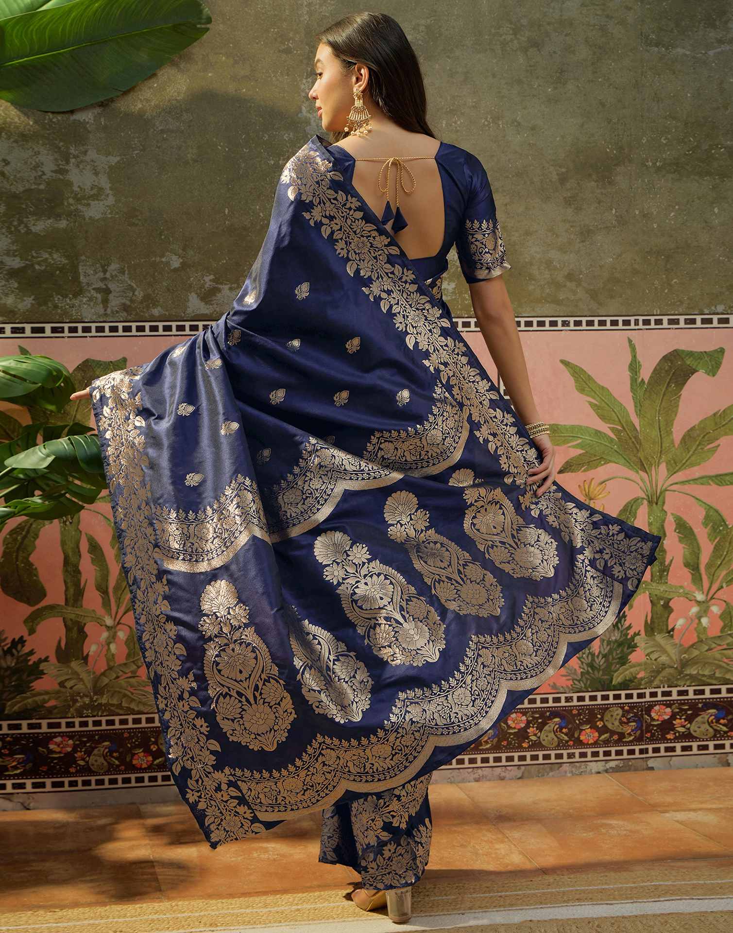 Navy Blue Silk Woven Banarasi Saree - Image 7