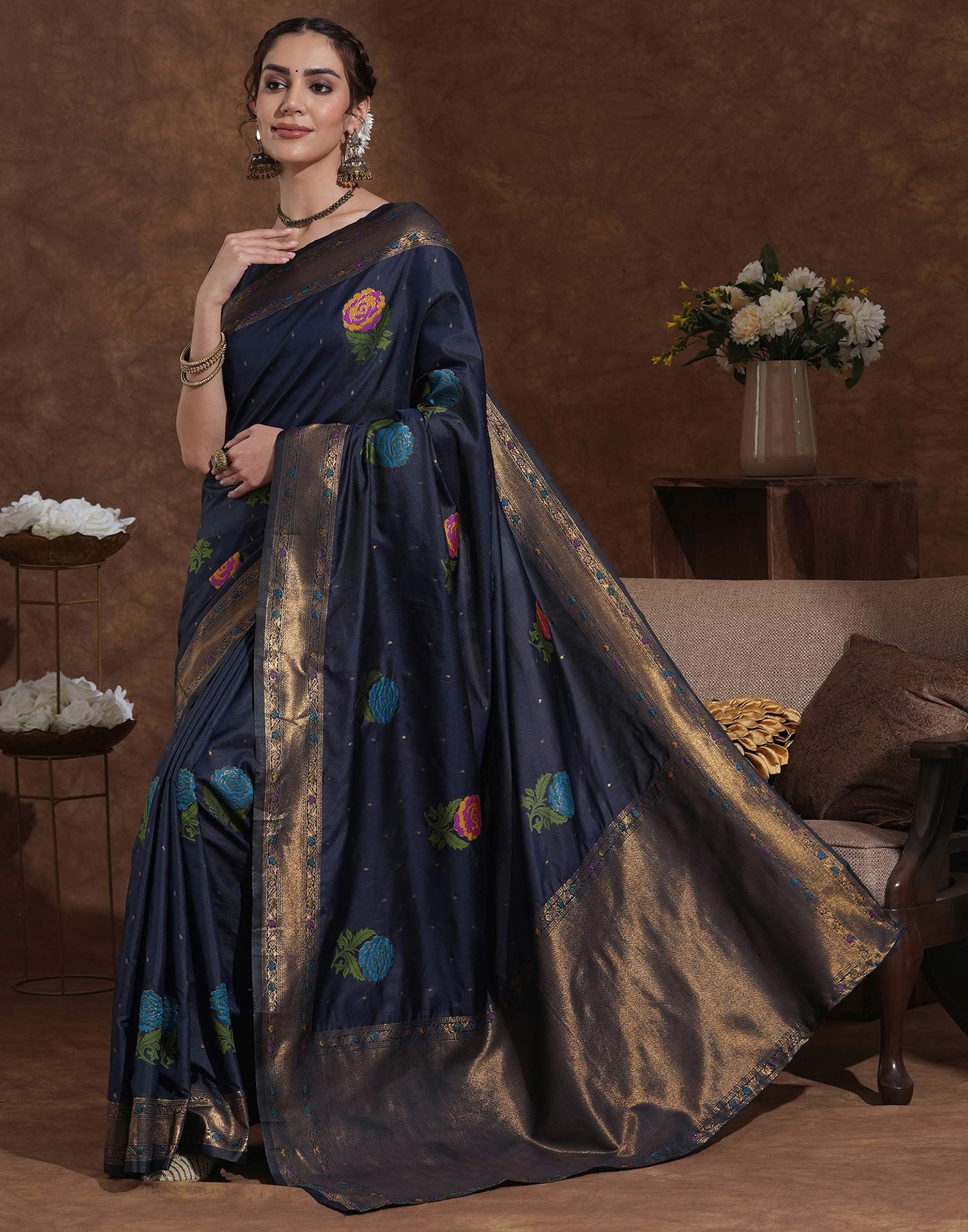 Navy Blue Silk Woven Banarasi Saree - Image 5