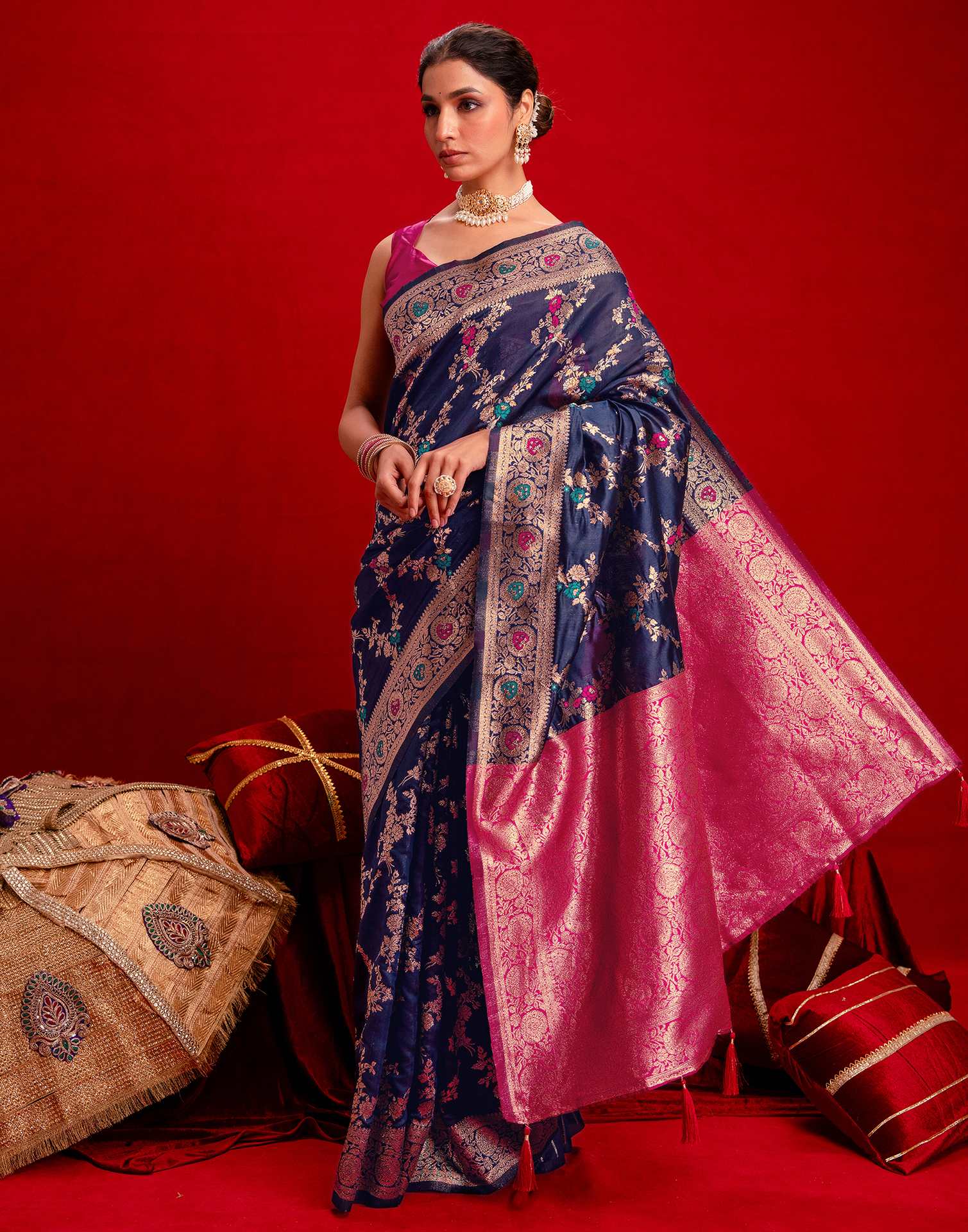 Navy Blue Silk Woven Banarasi Saree - Image 5