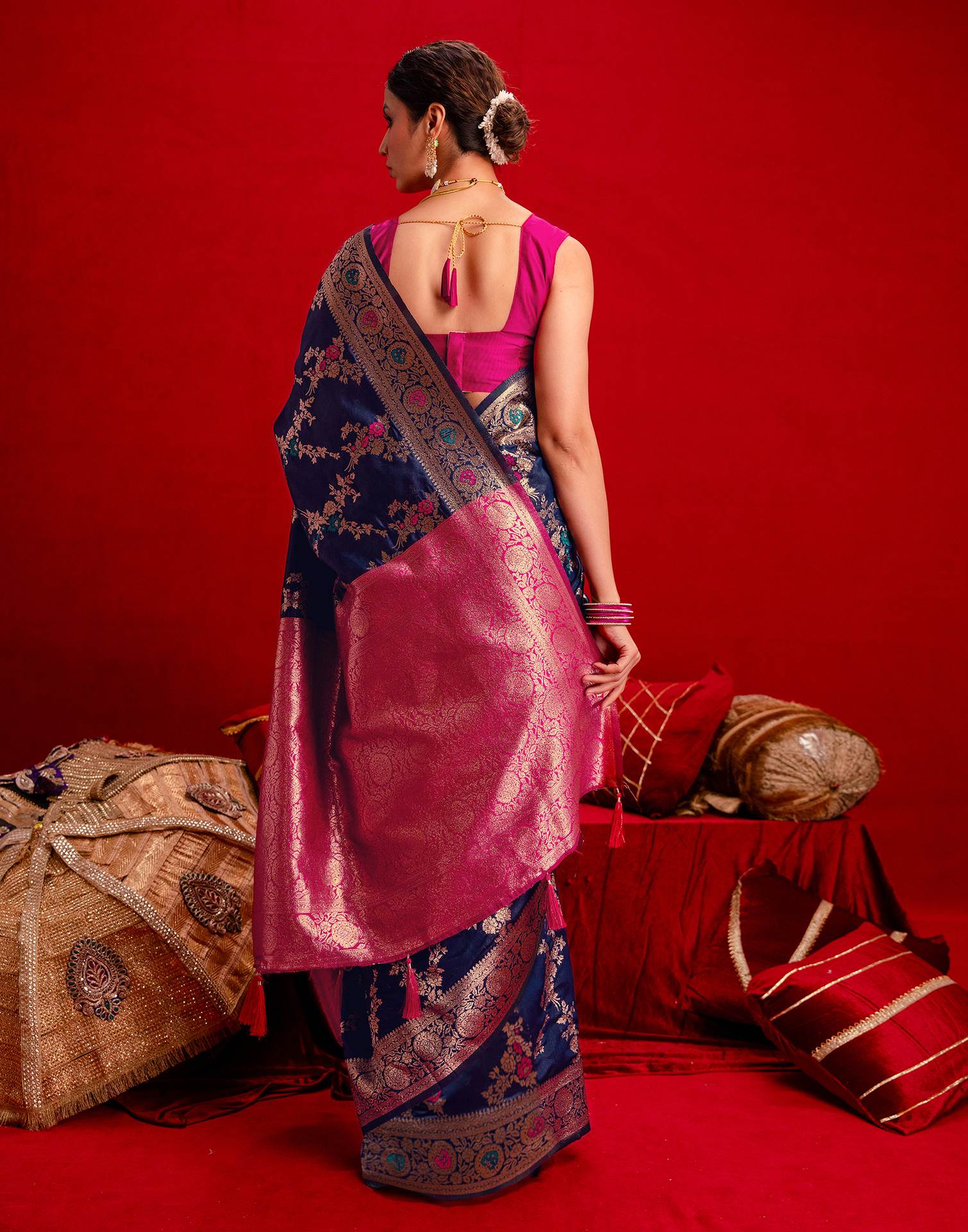 Navy Blue Silk Woven Banarasi Saree - Image 7