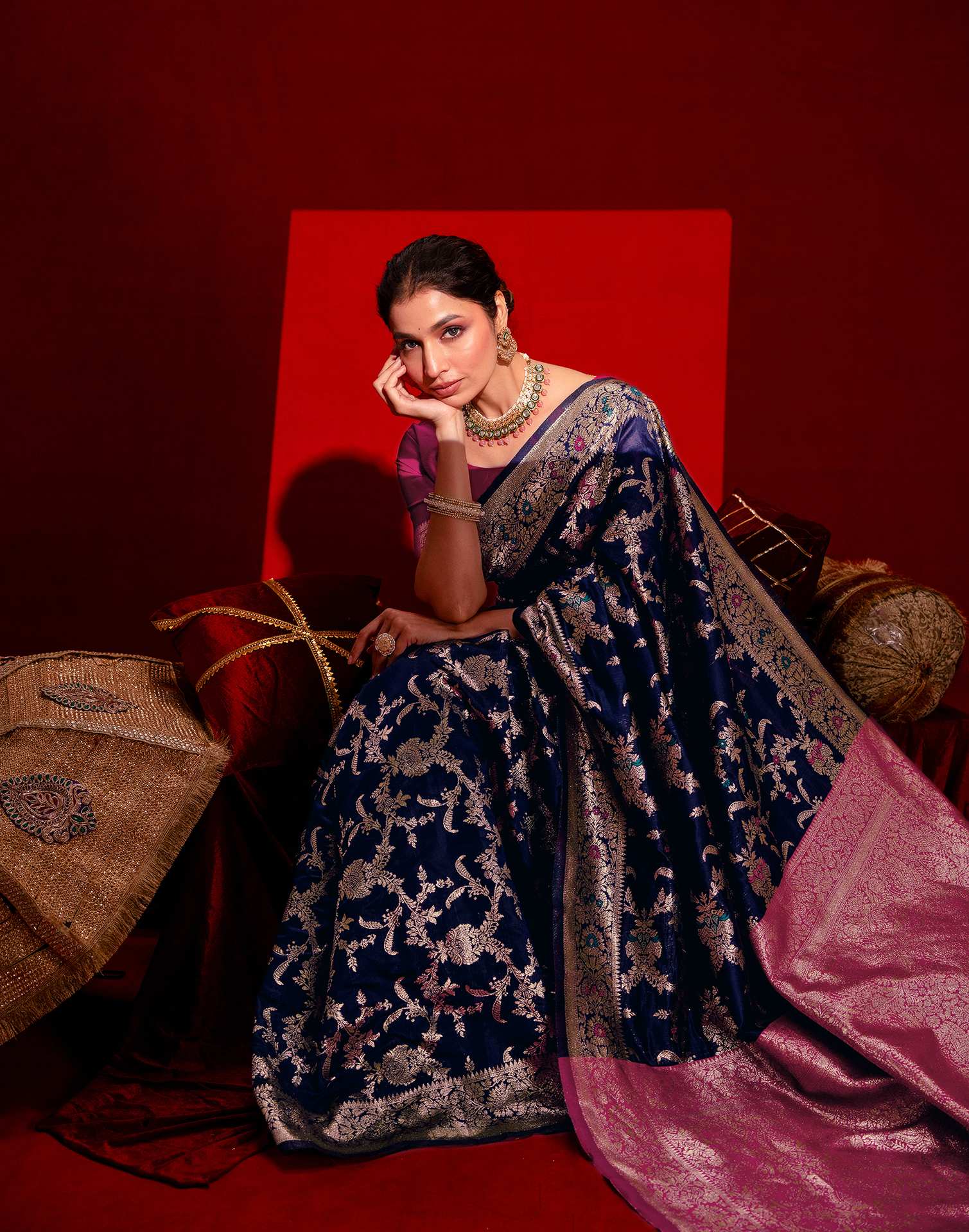 Navy Blue Silk Woven Banarasi Saree - Image 4