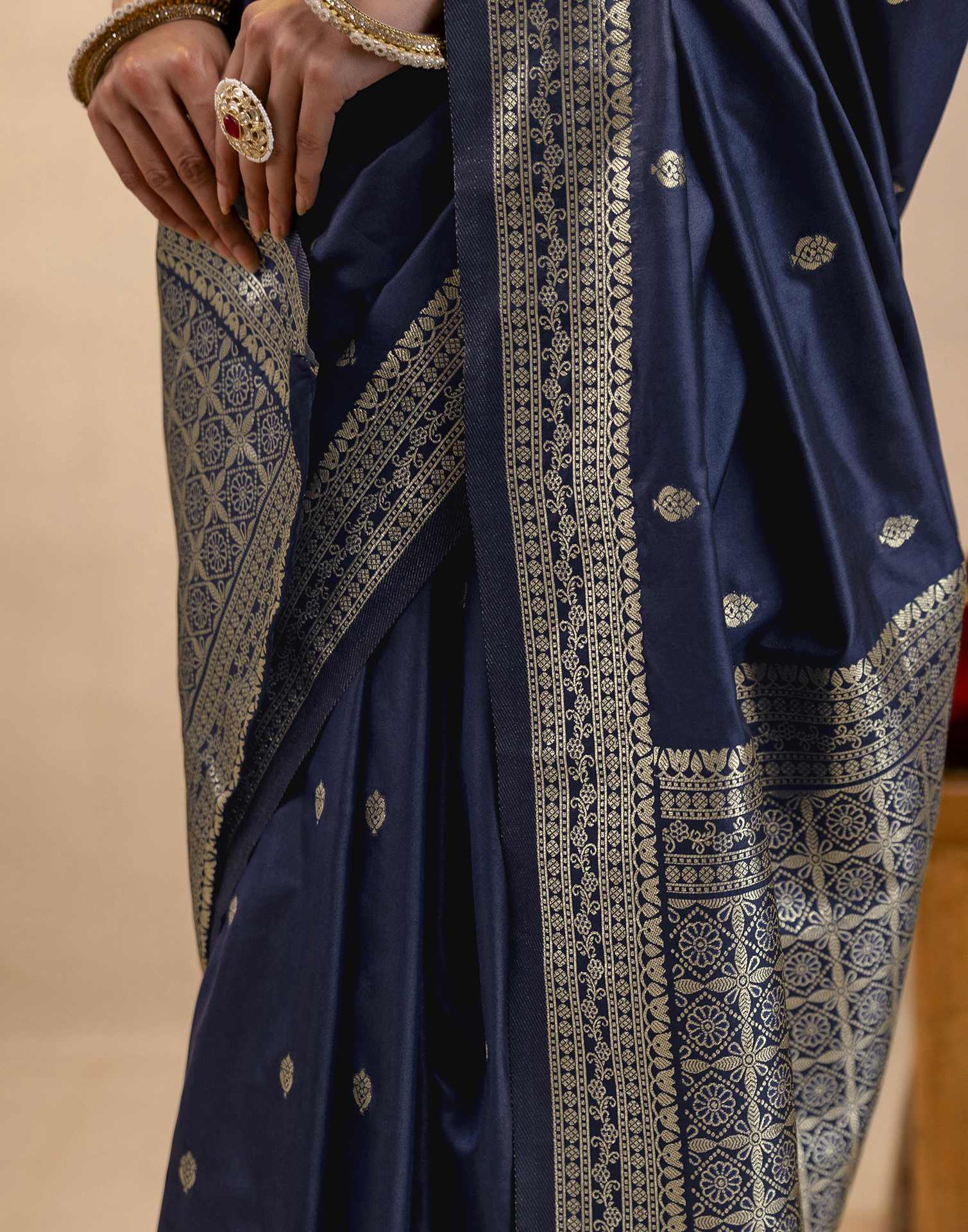 Navy Blue Silk Woven Banarasi Saree - Image 11