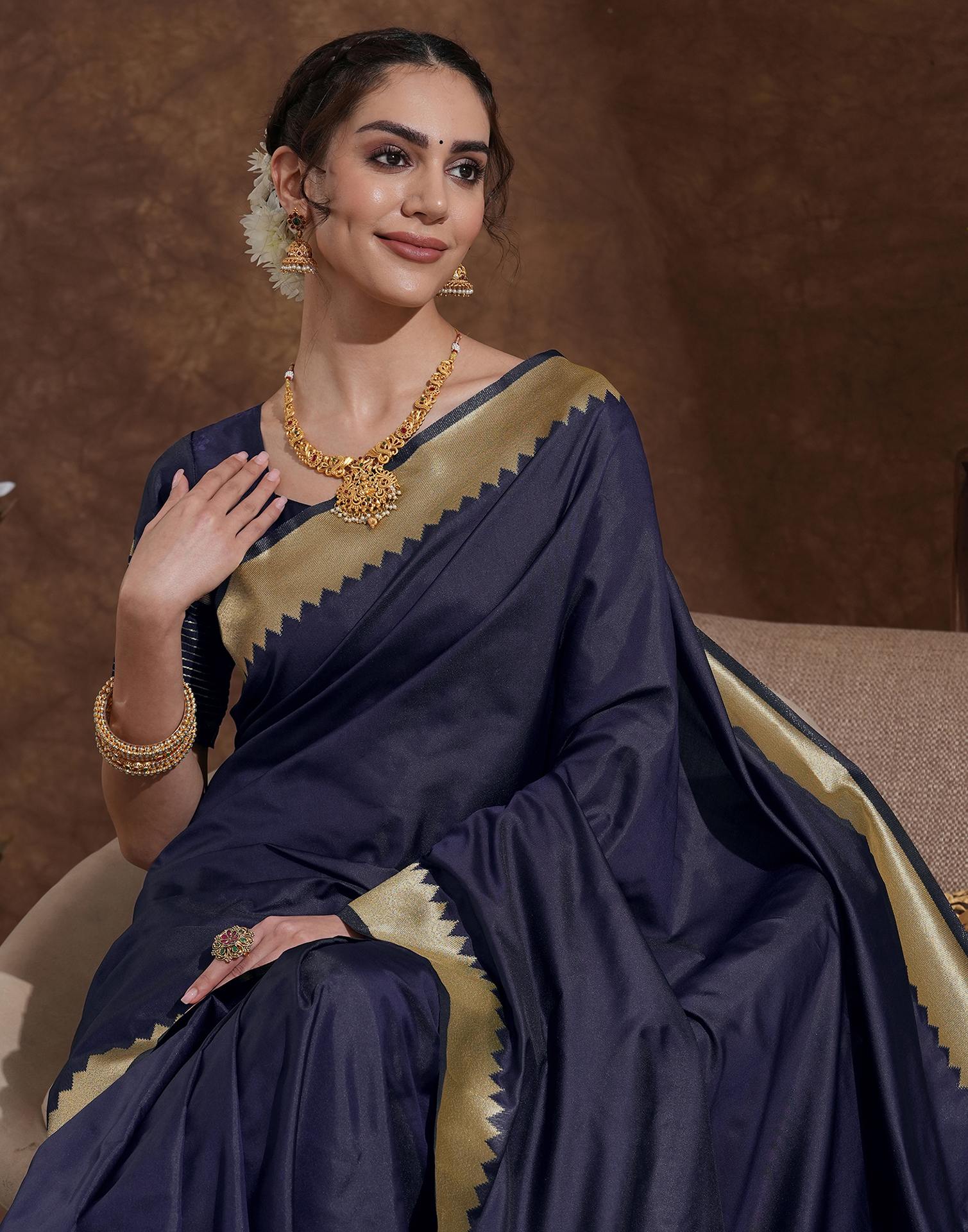 Navy Blue Silk Woven Kanjivaram Saree - Image 6