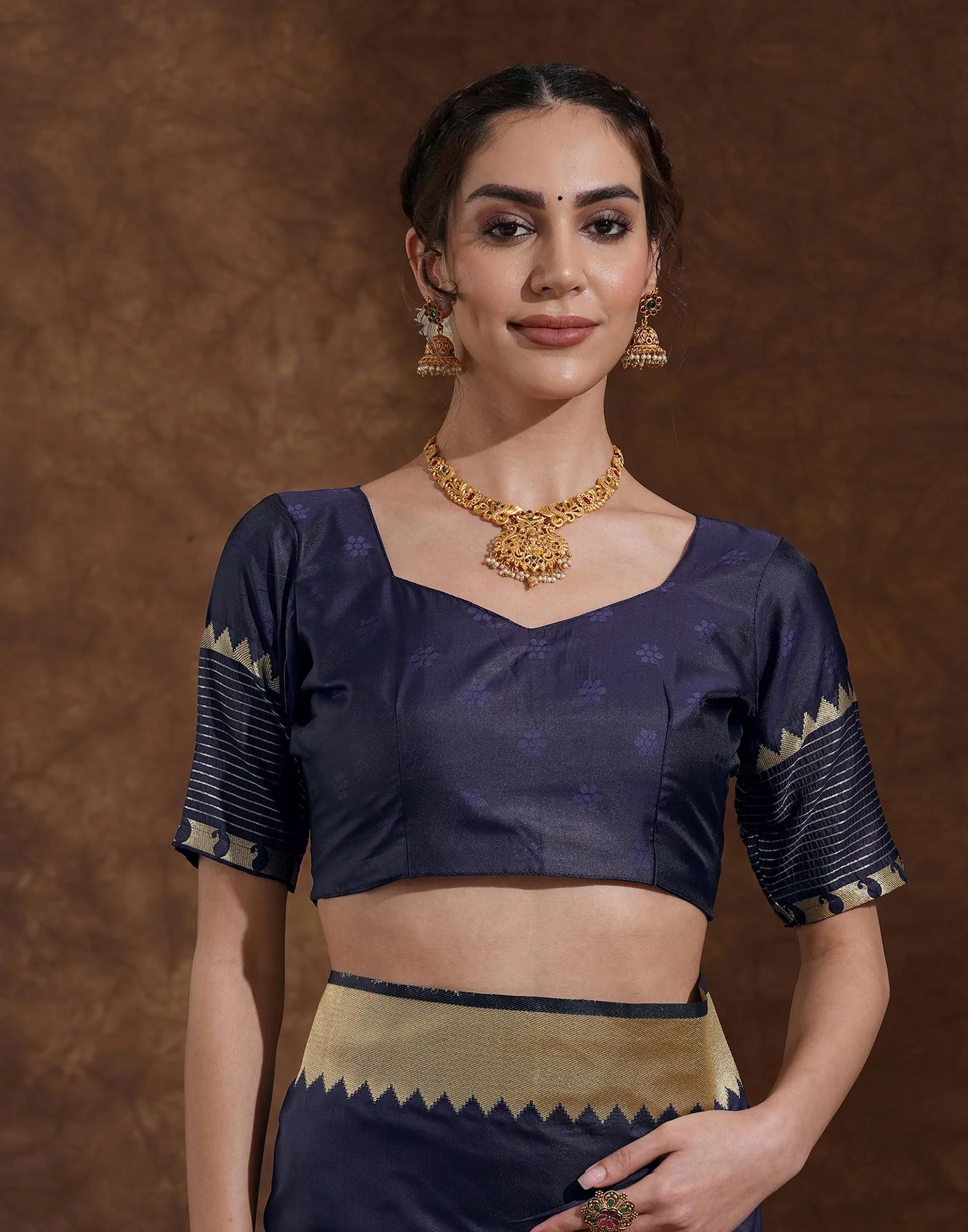 Navy Blue Silk Woven Kanjivaram Saree - Image 7