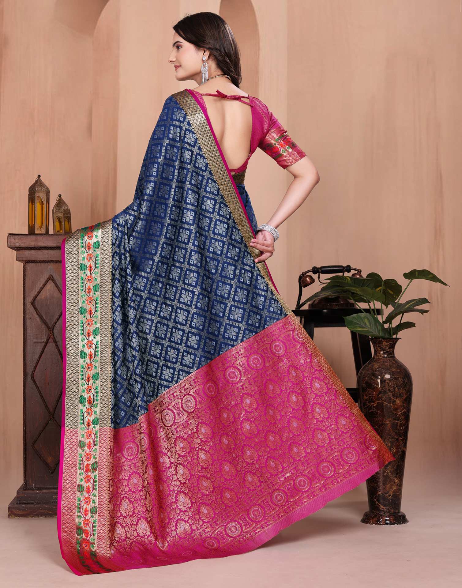 Navy Blue Silk Woven Patola Saree - Image 6