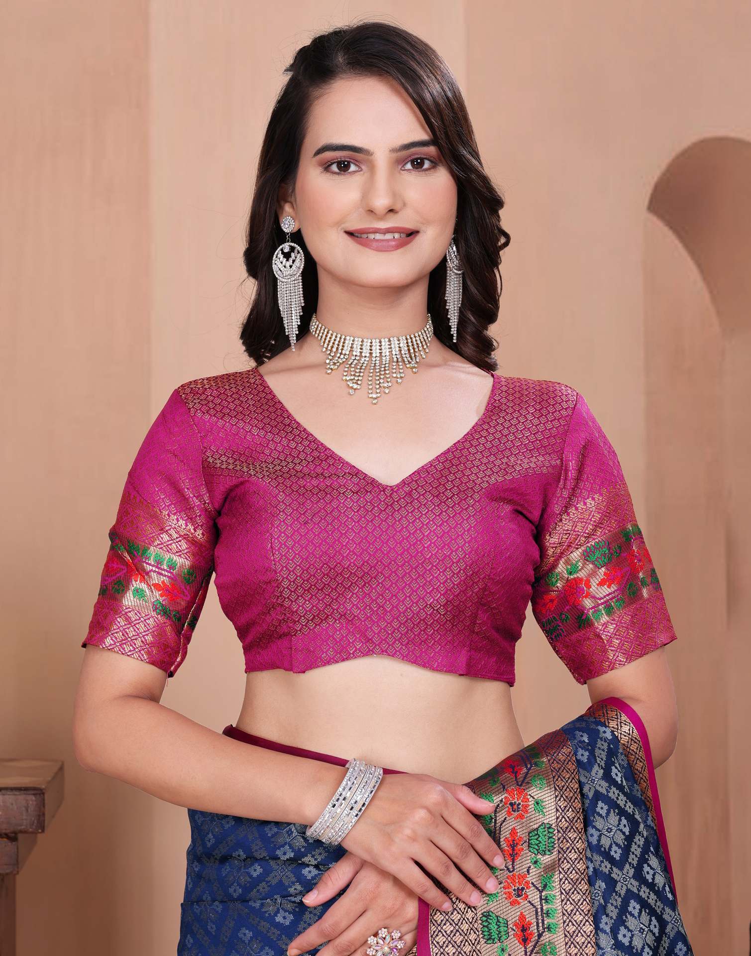 Navy Blue Silk Woven Patola Saree - Image 8